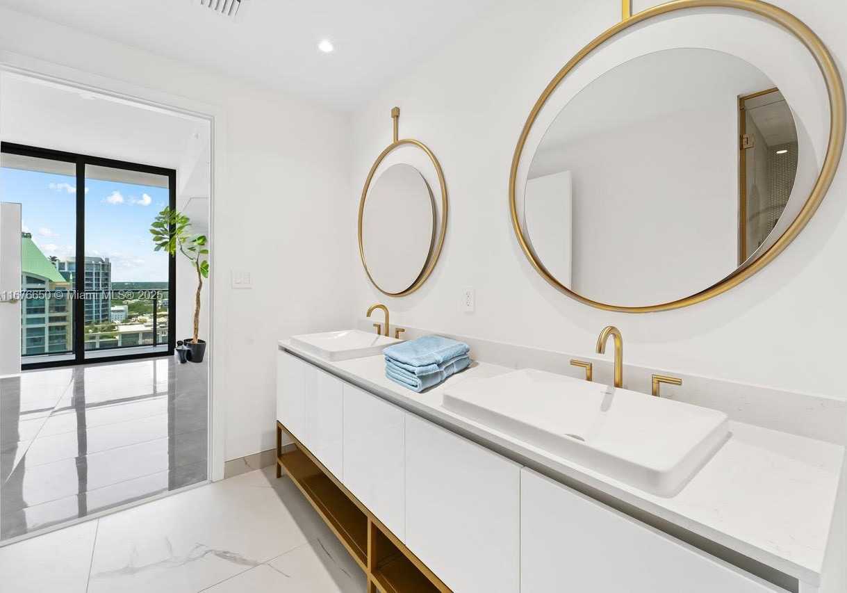 Small Image of 2678 TIGERTAIL AVE #2005, Coconut Grove Number 9