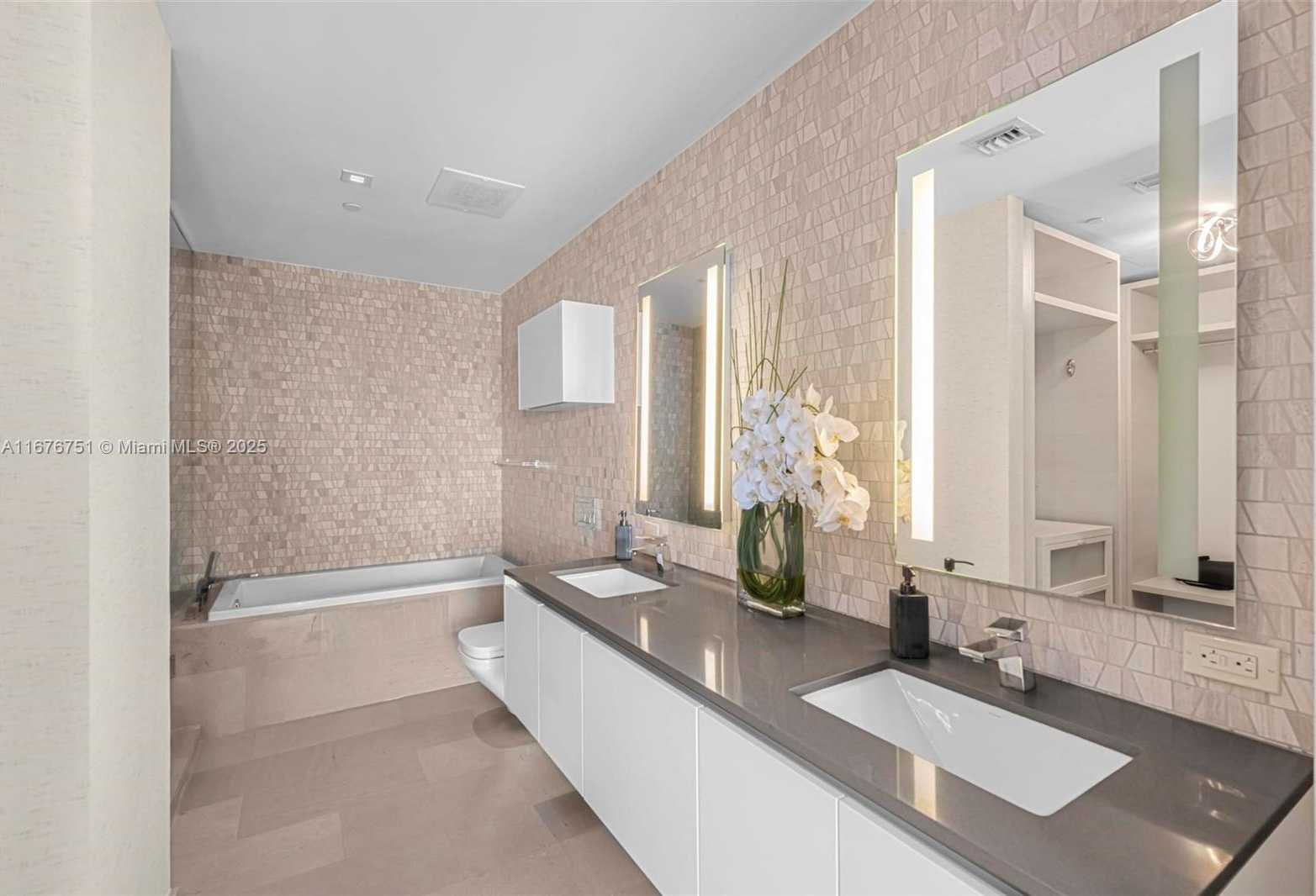 Small Image of 88 SOUTH WEST 7TH ST #3806, Miami Number 17