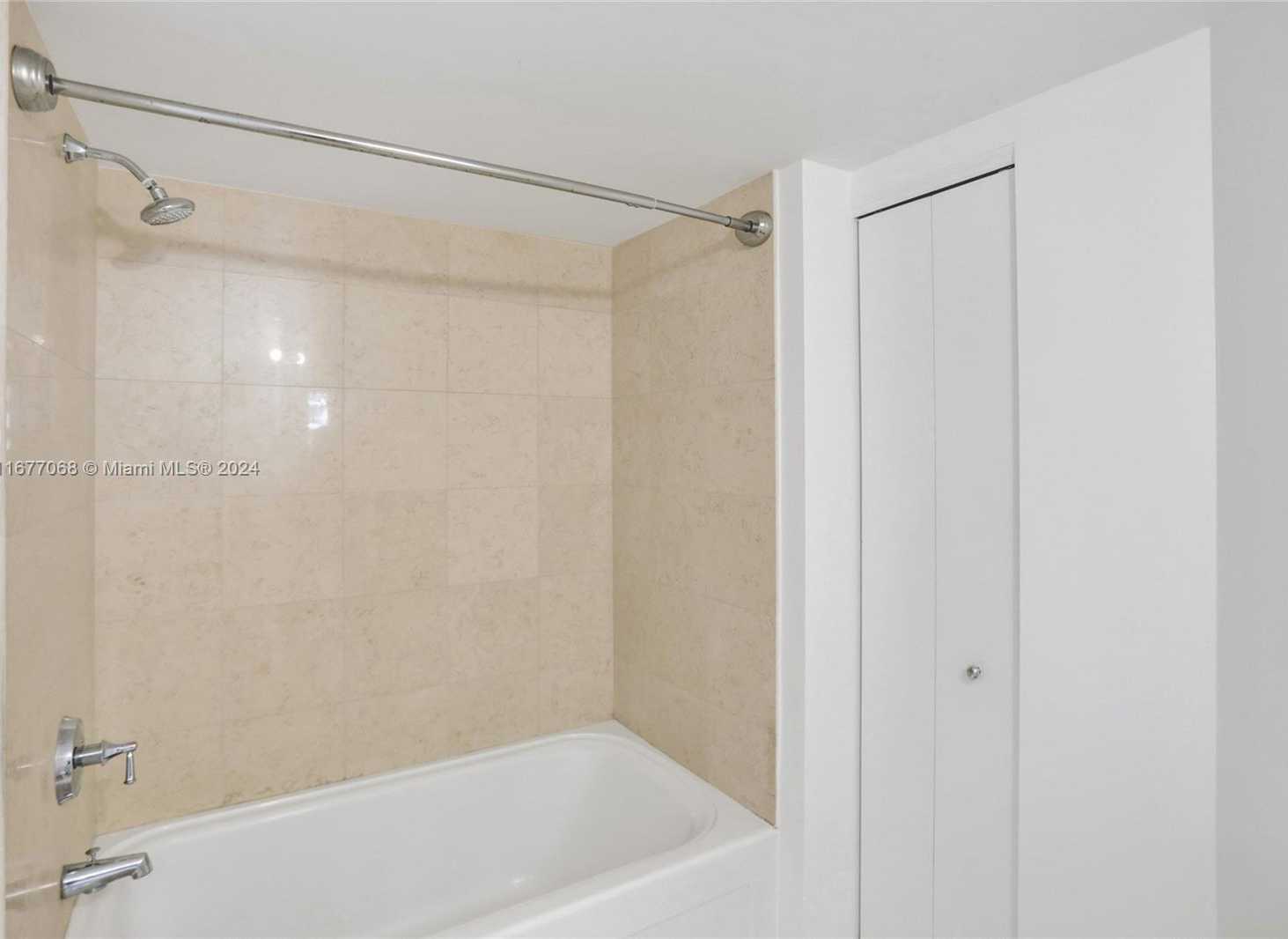 Small Image of 20000 EAST COUNTRY CLUB DR #616, Aventura Number 26