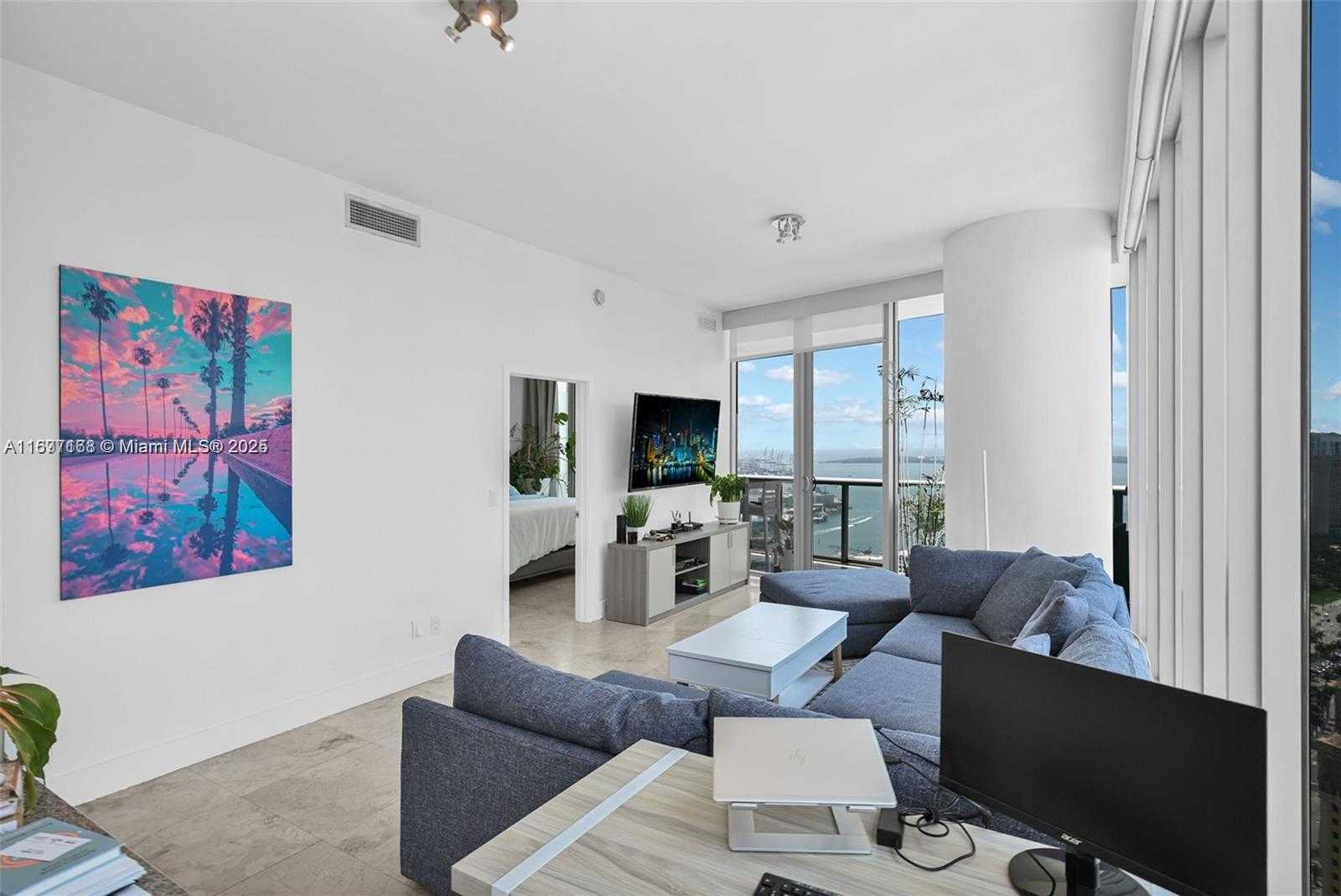 Small Image of 888 BISCAYNE BLVD #4401, Miami Number 12