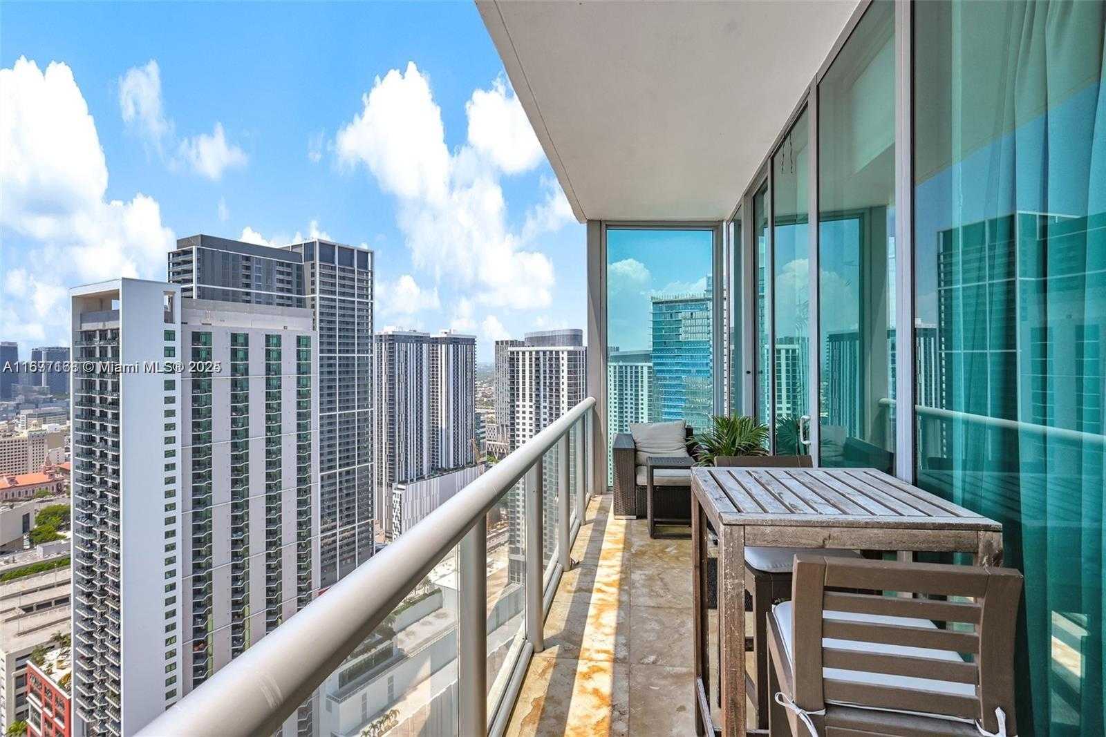 Small Image of 888 BISCAYNE BLVD #4401, Miami Number 18
