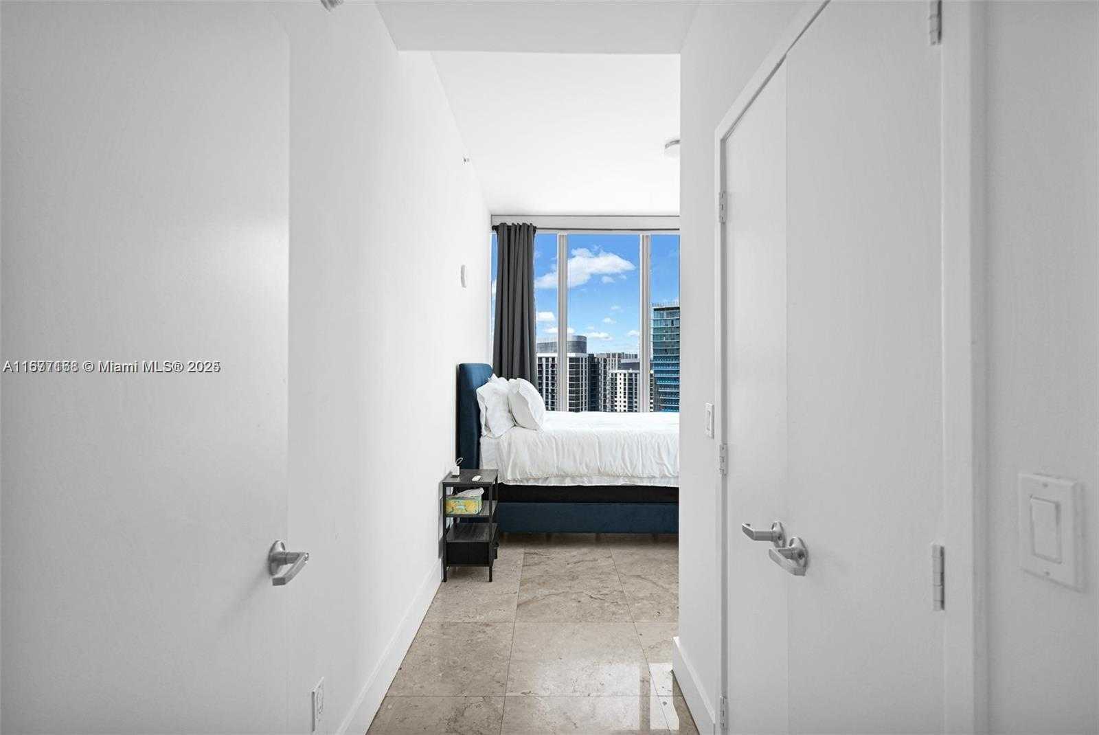 Small Image of 888 BISCAYNE BLVD #4401, Miami Number 19