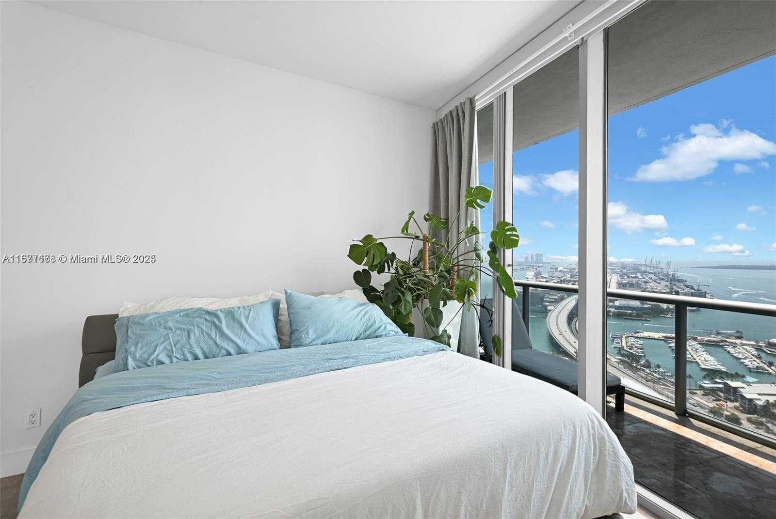 Small Image of 888 BISCAYNE BLVD #4401, Miami Number 20