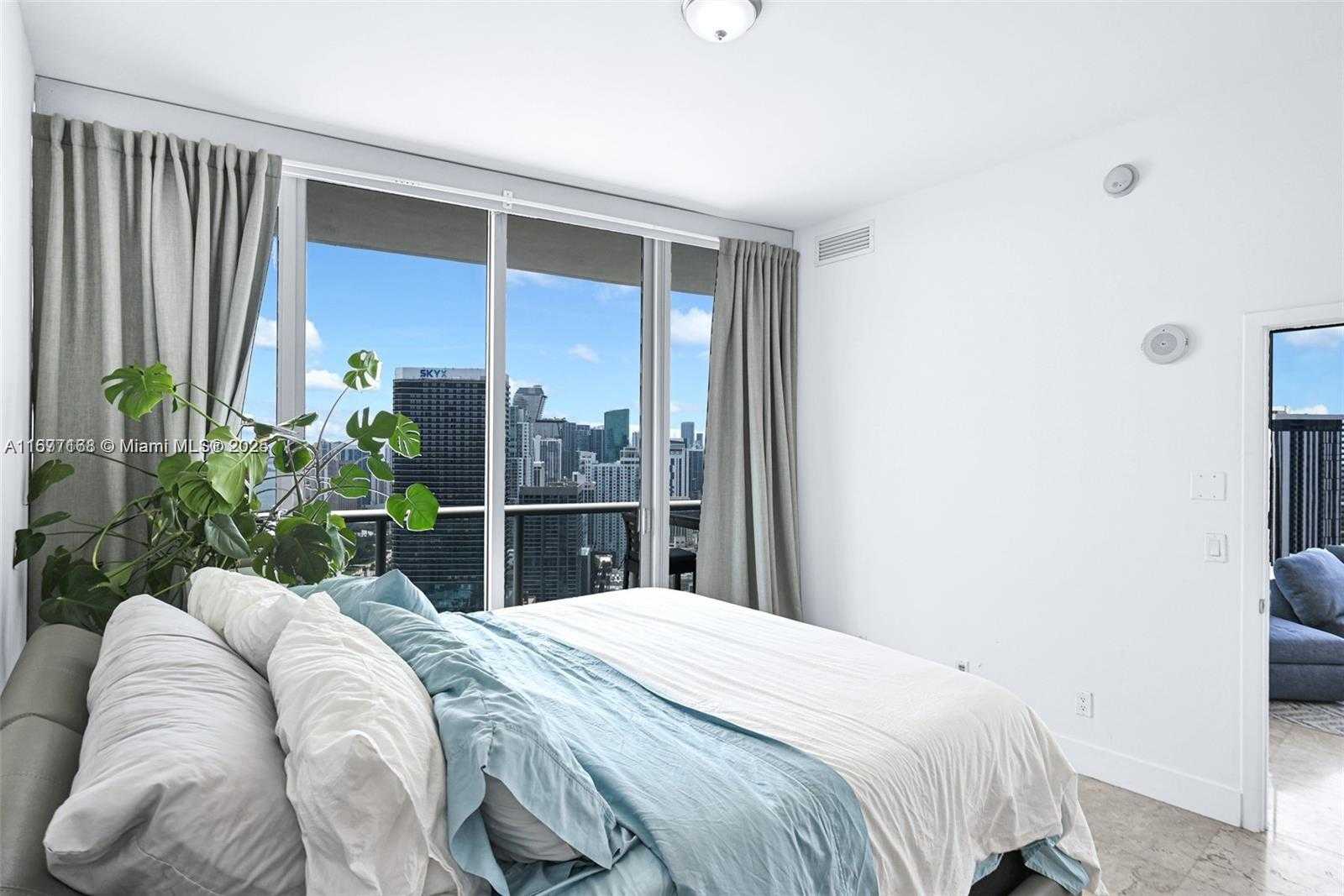 Small Image of 888 BISCAYNE BLVD #4401, Miami Number 22