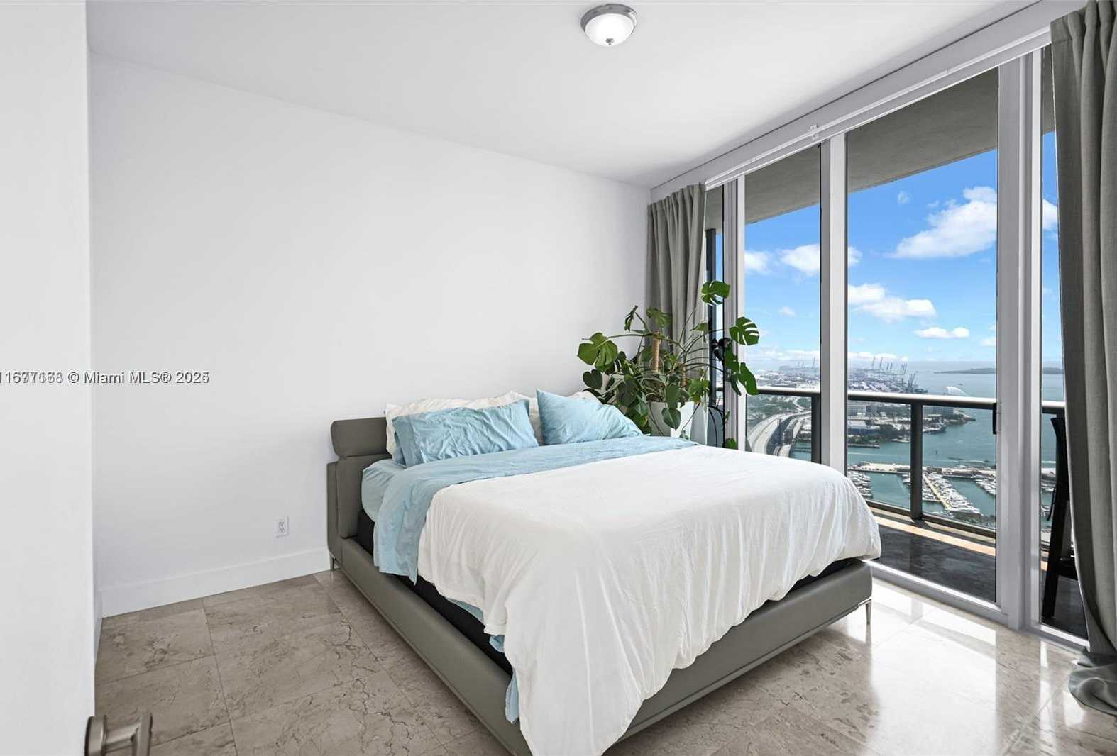 Small Image of 888 BISCAYNE BLVD #4401, Miami Number 23