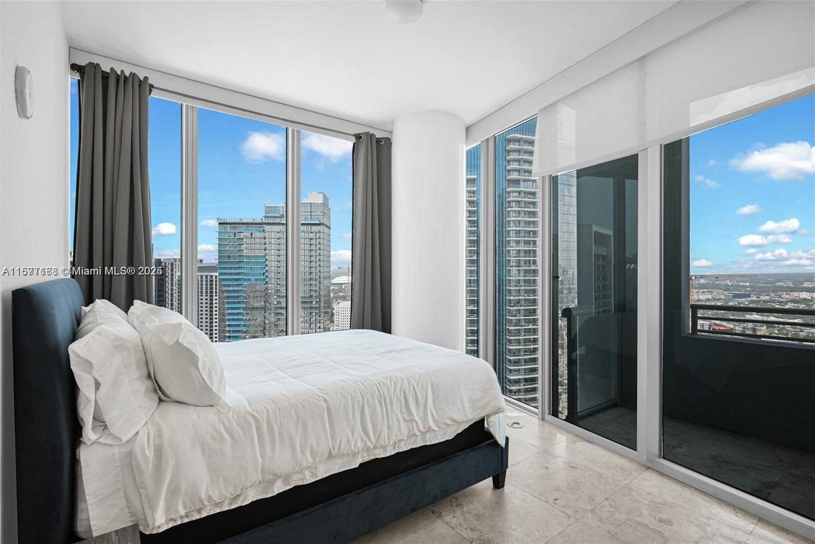 Small Image of 888 BISCAYNE BLVD #4401, Miami Number 24