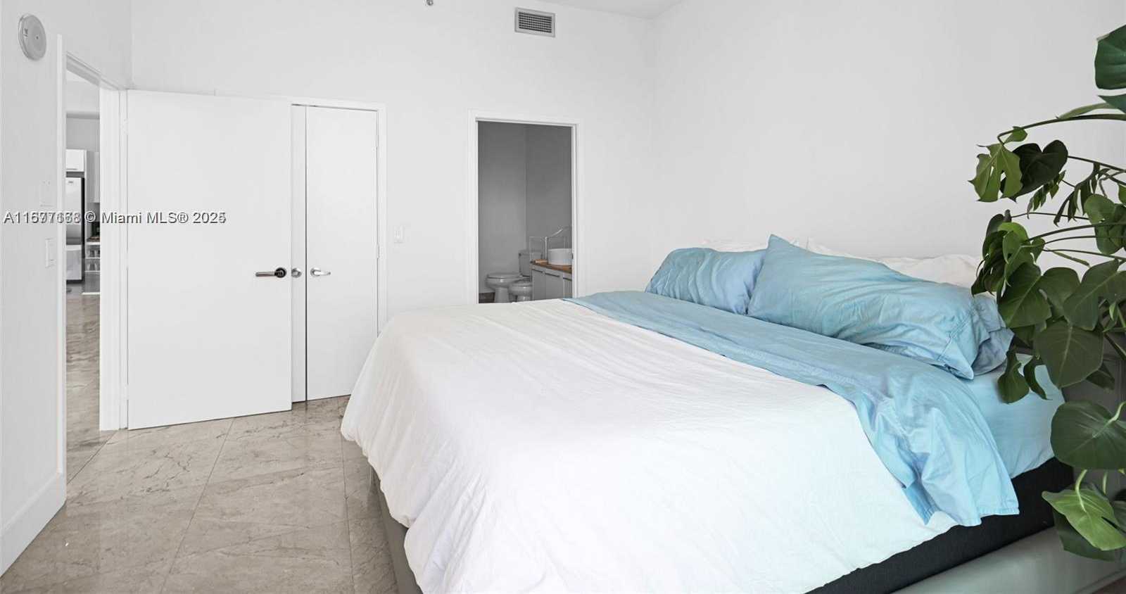 Small Image of 888 BISCAYNE BLVD #4401, Miami Number 26
