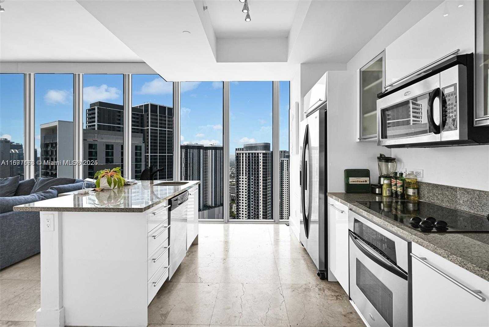 Small Image of 888 BISCAYNE BLVD #4401, Miami Number 3