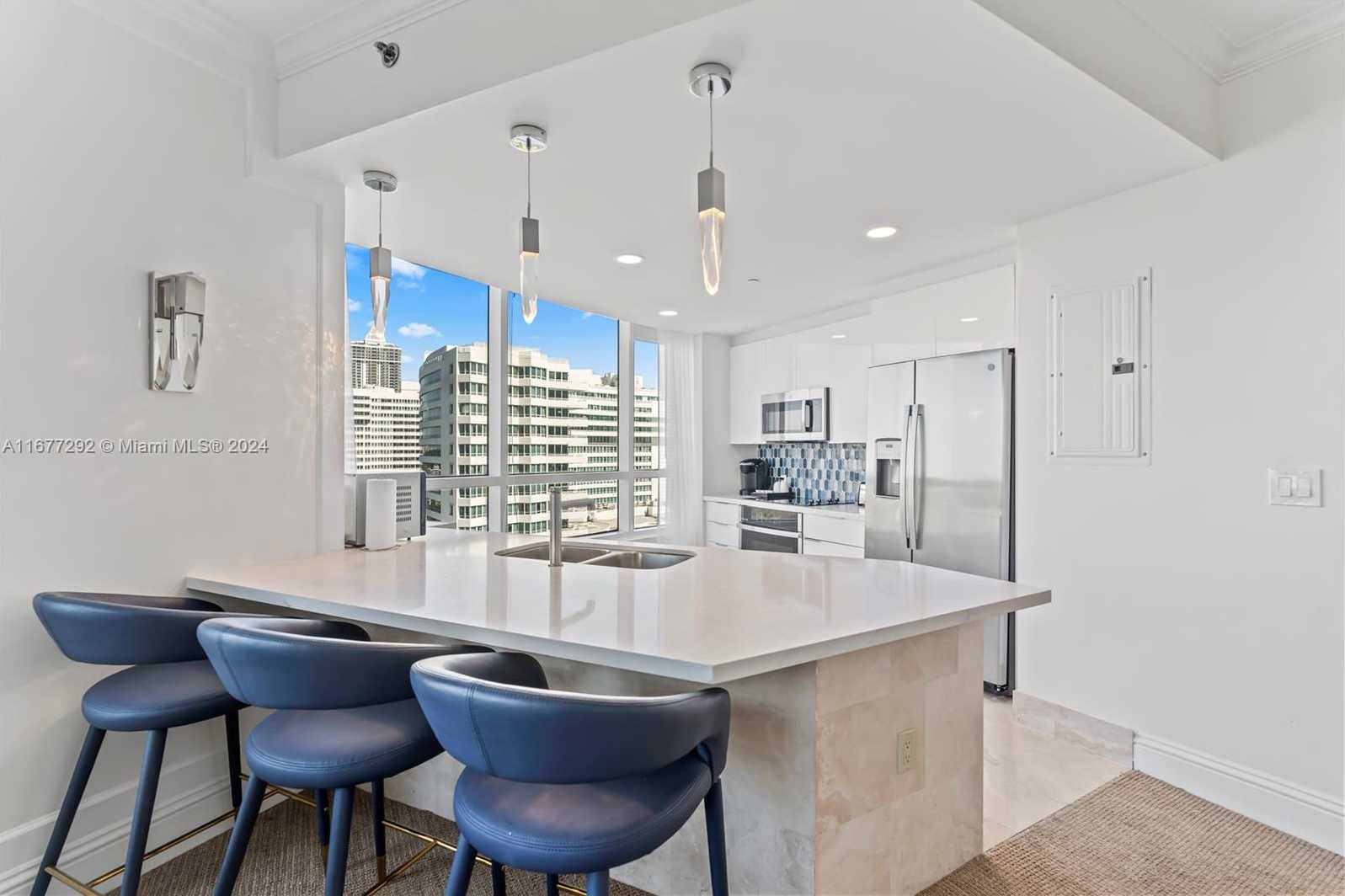 Small Image of 4401 COLLINS AVE #915, Miami Beach Number 16
