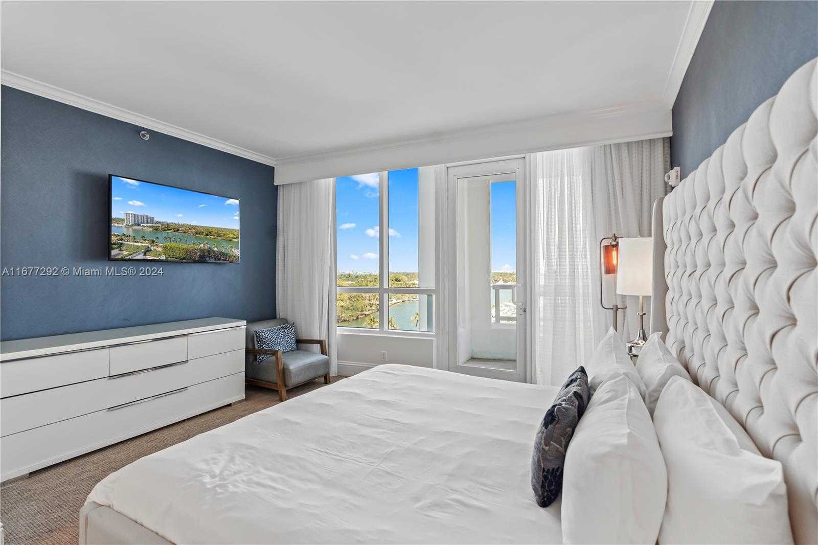 Small Image of 4401 COLLINS AVE #915, Miami Beach Number 18