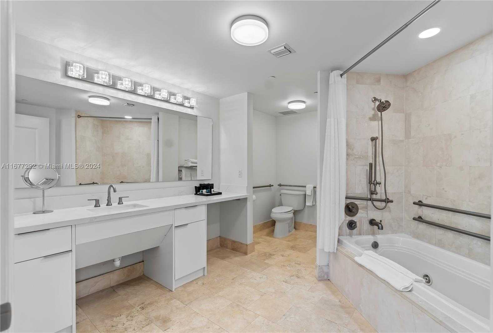 Small Image of 4401 COLLINS AVE #915, Miami Beach Number 21