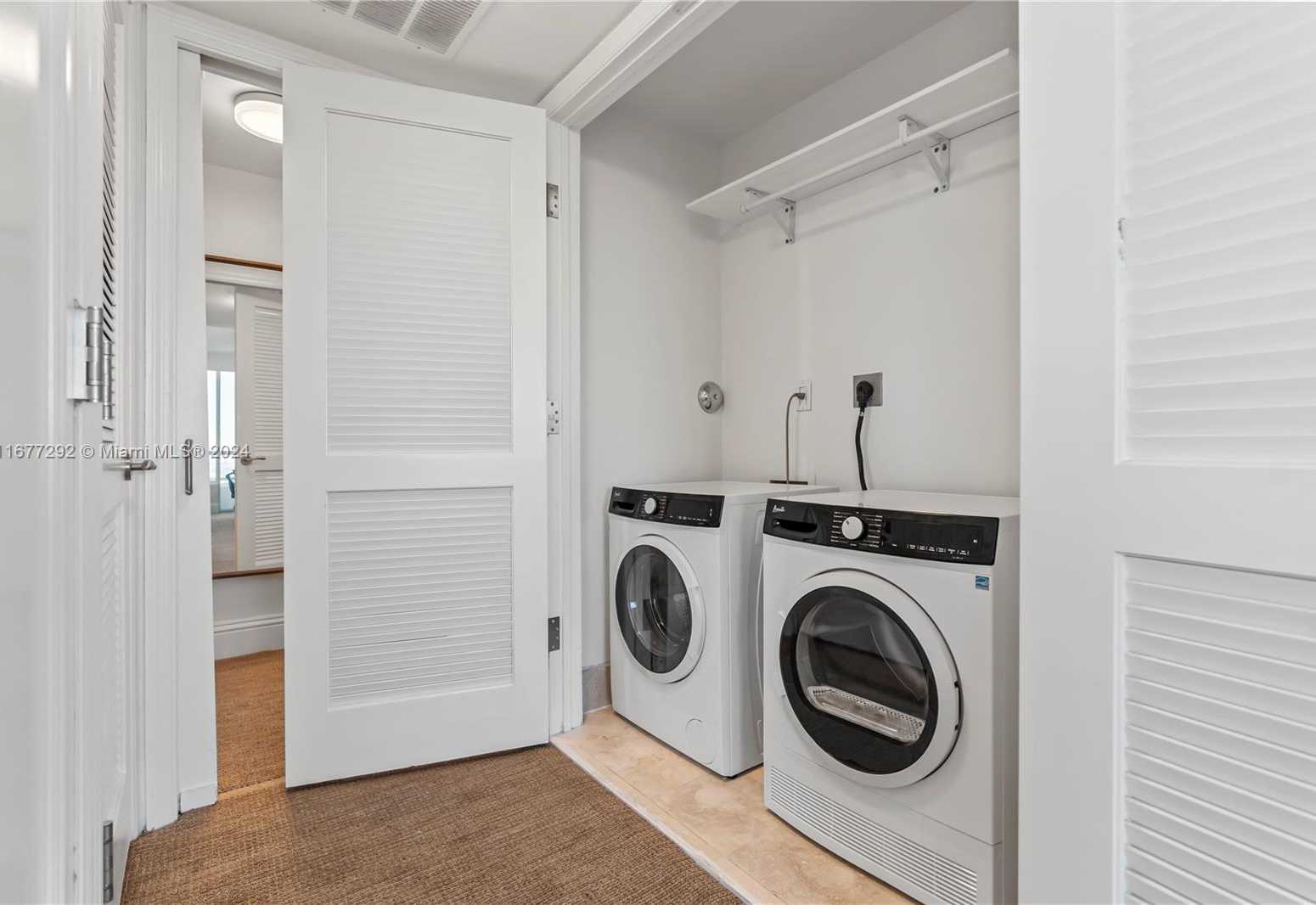 Small Image of 4401 COLLINS AVE #915, Miami Beach Number 24