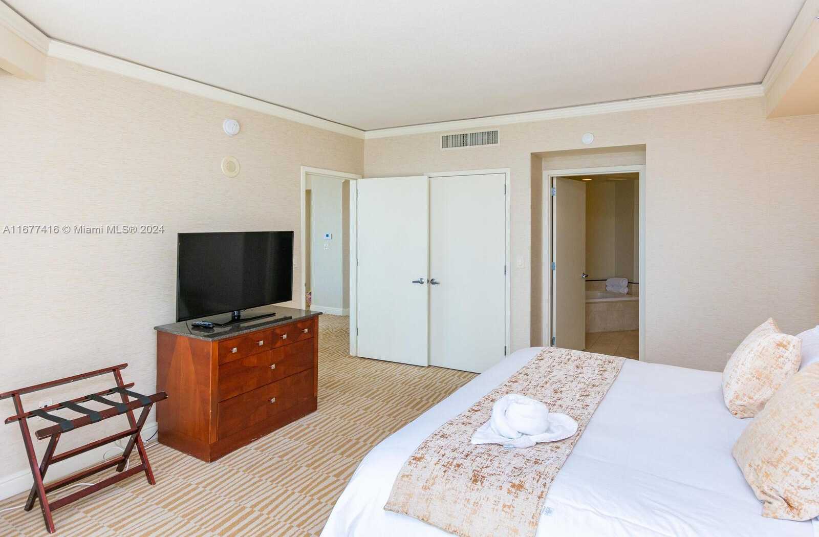 Small Image of 18001 COLLINS AVE #1414, Sunny Isles Beach Number 31