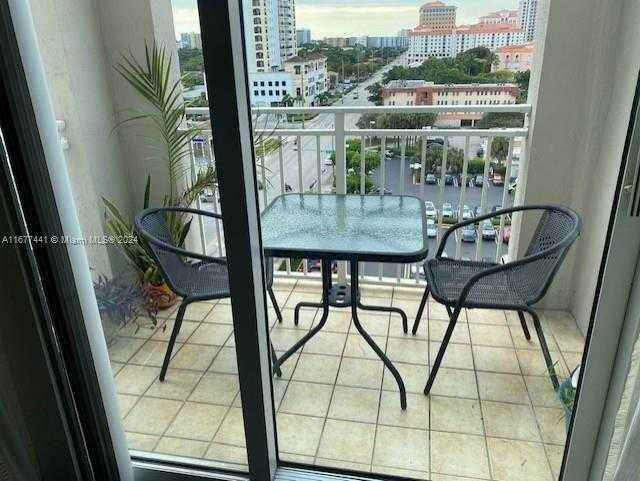 Small Image of 50 MENORES AVE #829, Coral Gables Number 10