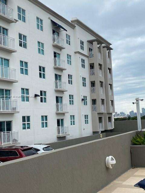 Small Image of 50 MENORES AVE #829, Coral Gables Number 15
