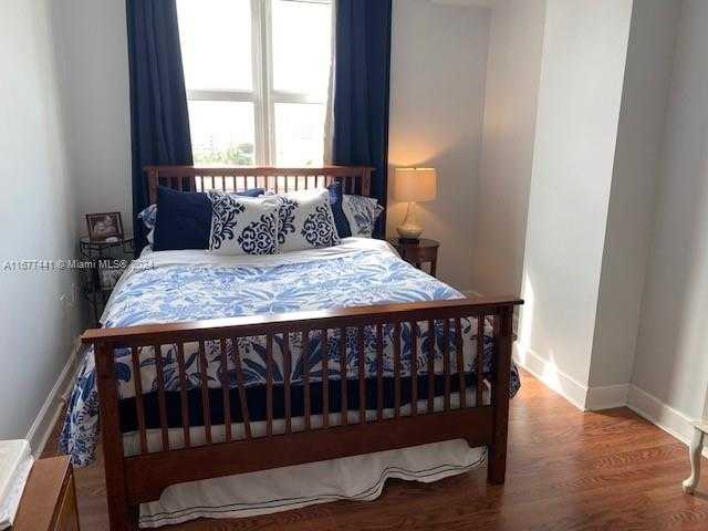 Small Image of 50 MENORES AVE #829, Coral Gables Number 7