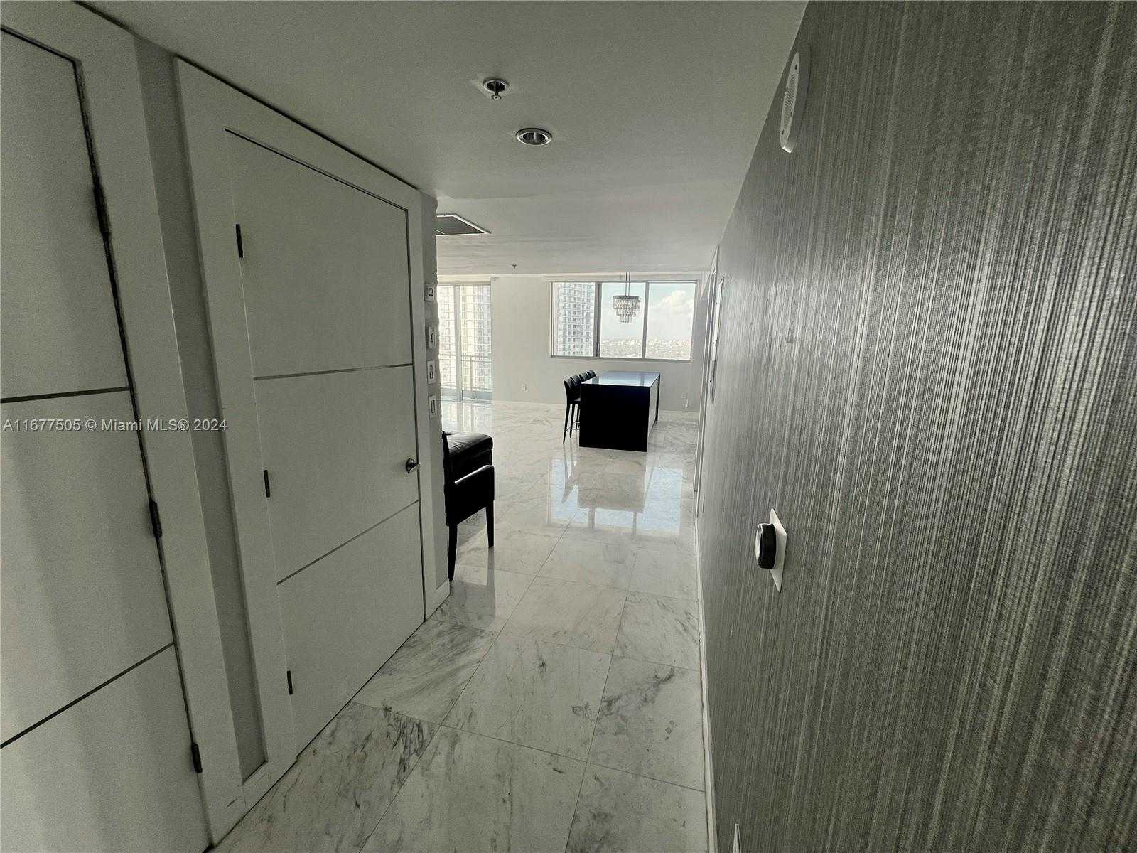 Small Image of 92 SOUTH WEST 3RD #3605, Miami Number 15