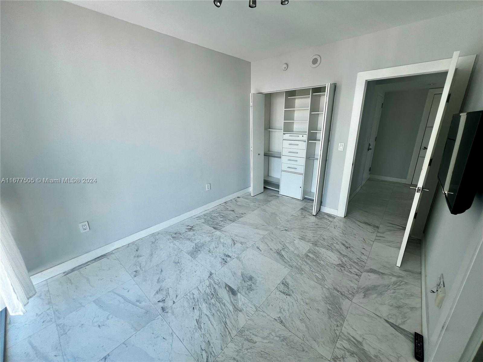 Small Image of 92 SOUTH WEST 3RD #3605, Miami Number 19