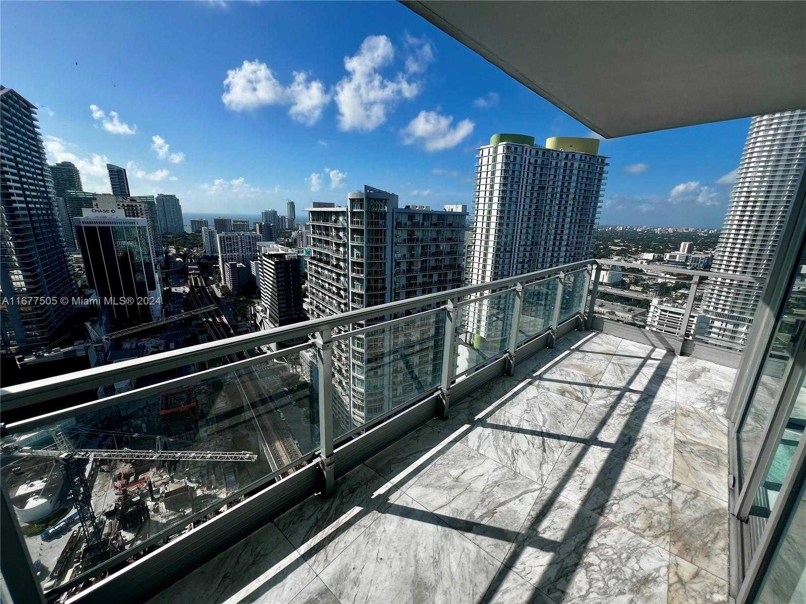 Small Image of 92 SOUTH WEST 3RD #3605, Miami Number 5