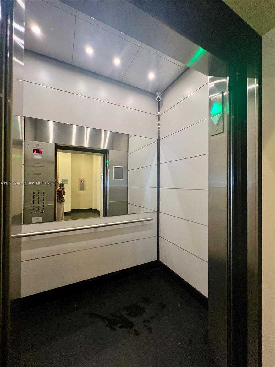 Small Image of 5838 COLLINS AVE #14D, Miami Beach Number 14