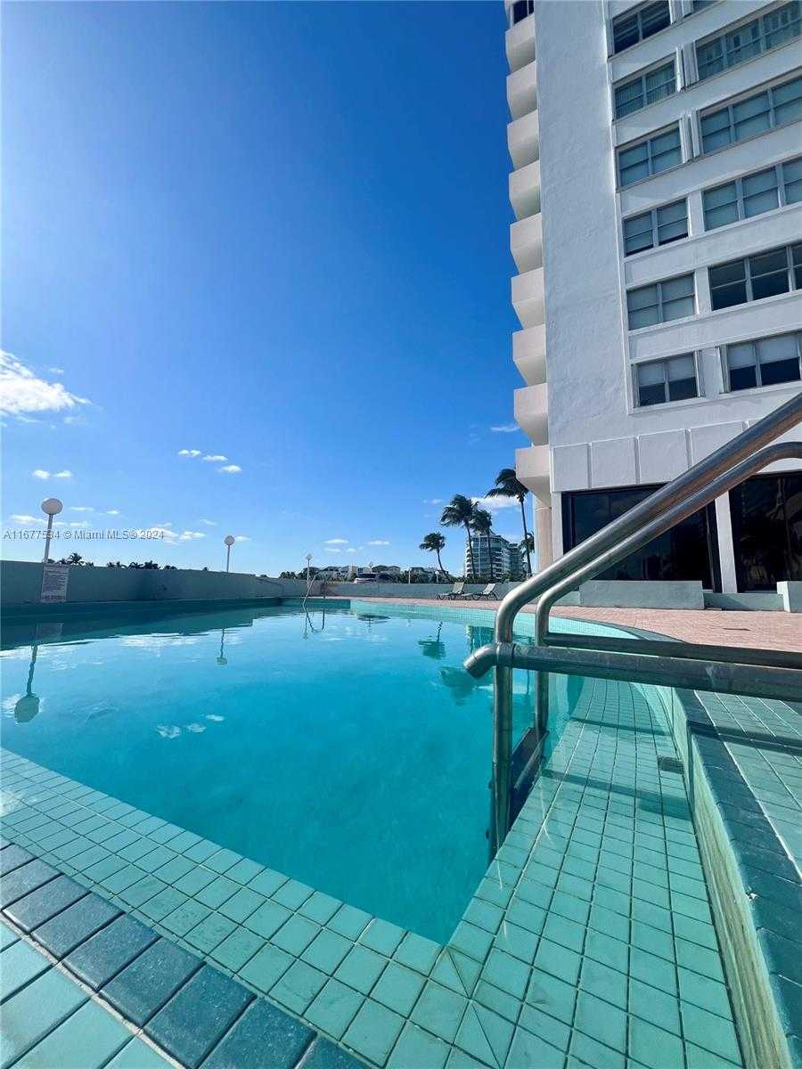 Small Image of 5838 COLLINS AVE #14D, Miami Beach Number 18