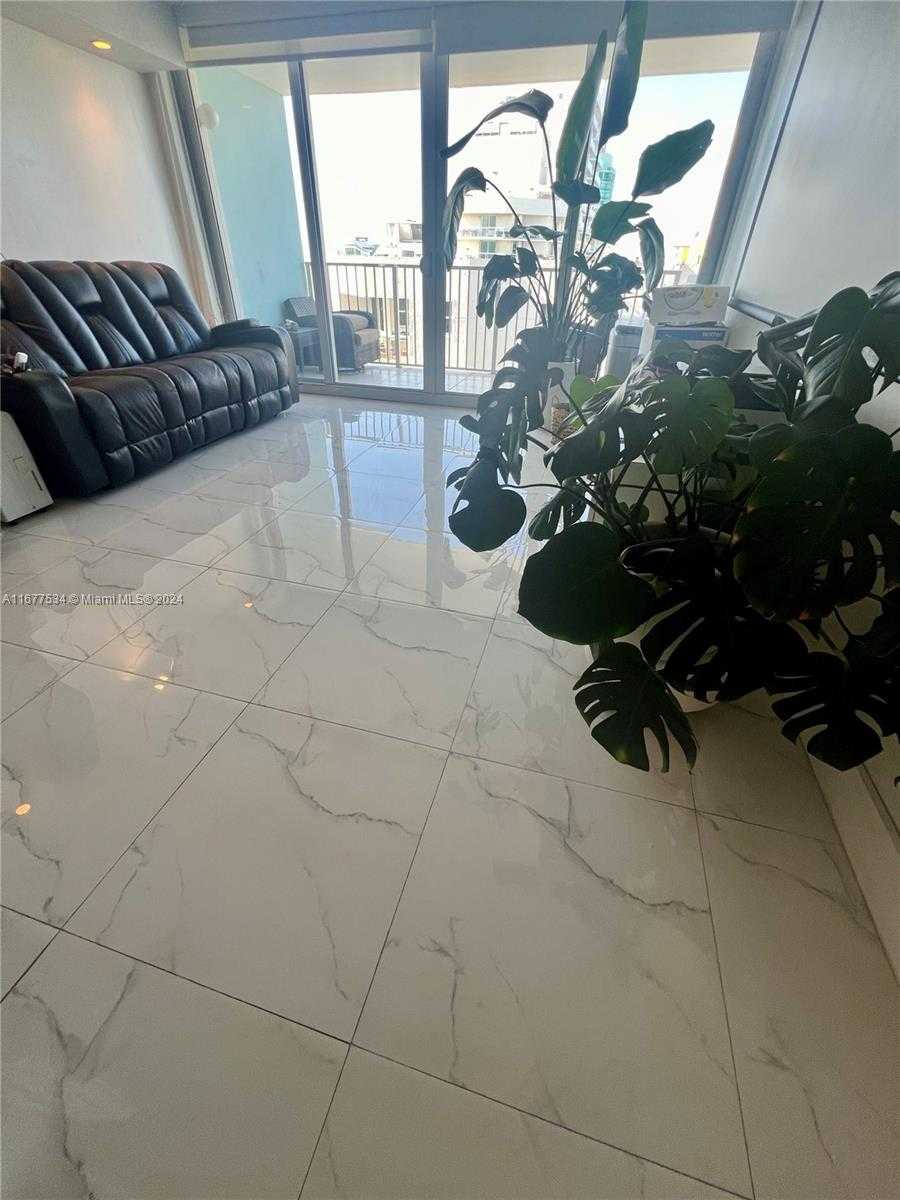 Small Image of 5838 COLLINS AVE #14D, Miami Beach Number 7