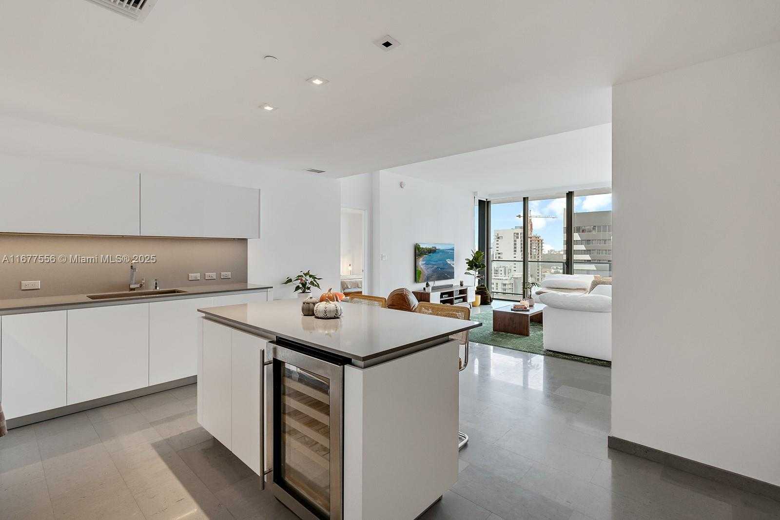 Small Image of 88 SOUTH WEST 7TH ST #1710, Miami Number 3