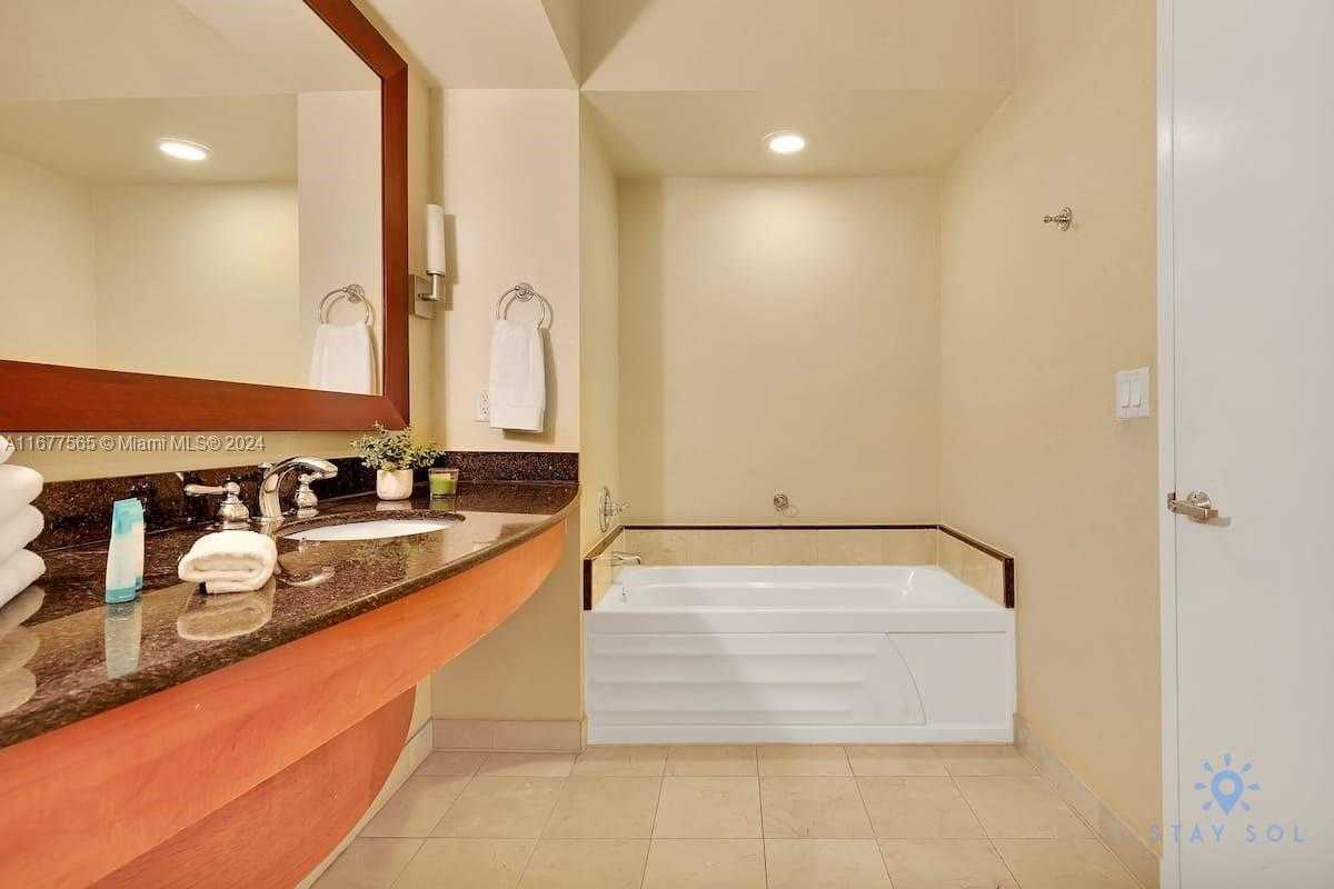 Small Image of 18001 COLLINS AVE #1917, Sunny Isles Beach Number 10