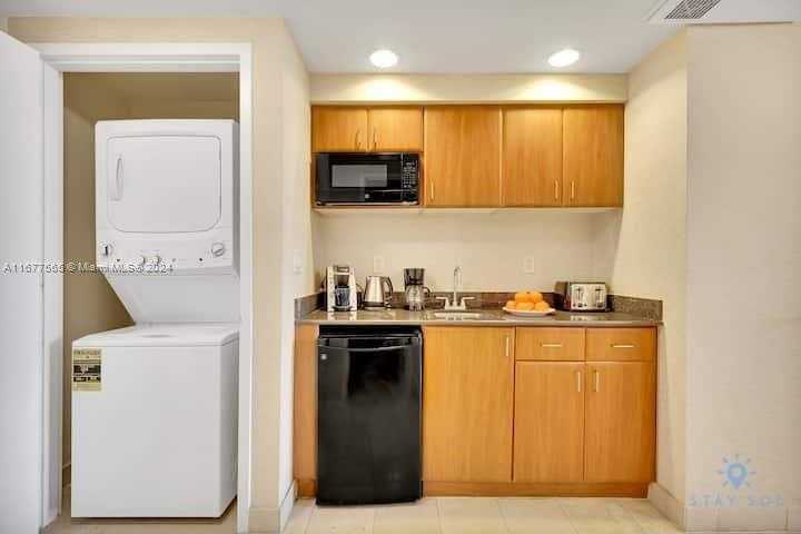 Small Image of 18001 COLLINS AVE #1917, Sunny Isles Beach Number 8