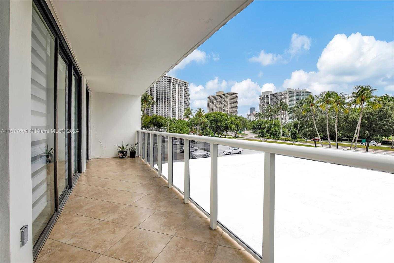 Small Image of 3675 NORTH COUNTRY CLUB DR #206, Aventura Number 16