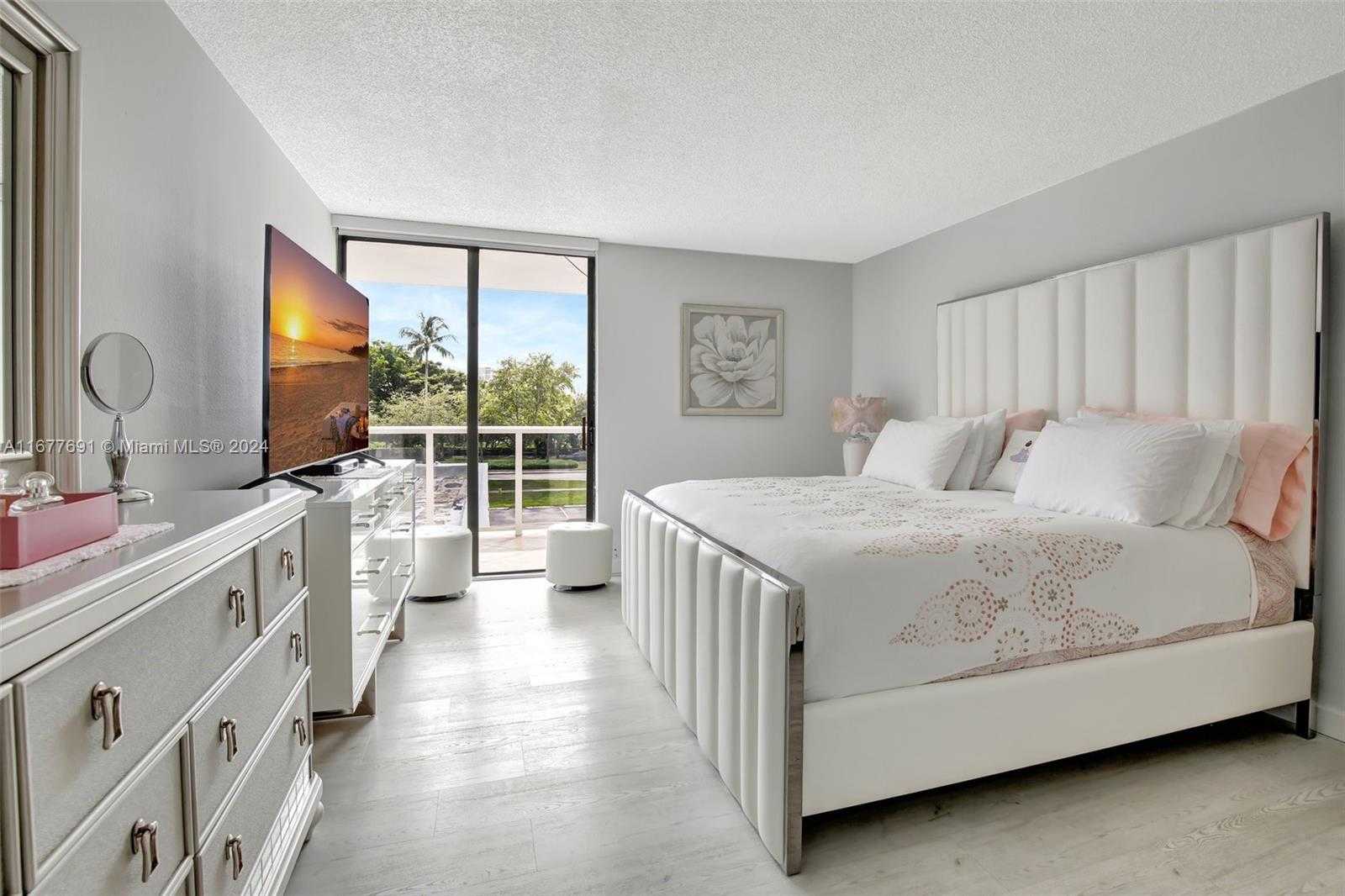 Small Image of 3675 NORTH COUNTRY CLUB DR #206, Aventura Number 3