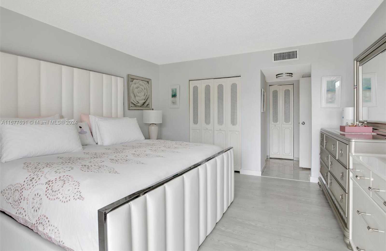 Small Image of 3675 NORTH COUNTRY CLUB DR #206, Aventura Number 4