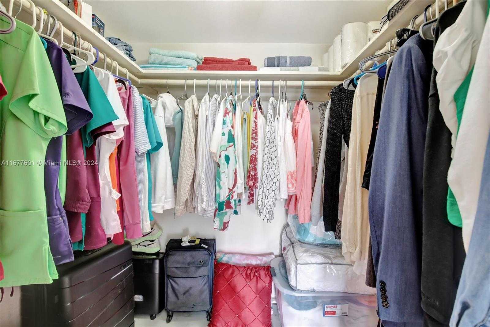 Small Image of 3675 NORTH COUNTRY CLUB DR #206, Aventura Number 5