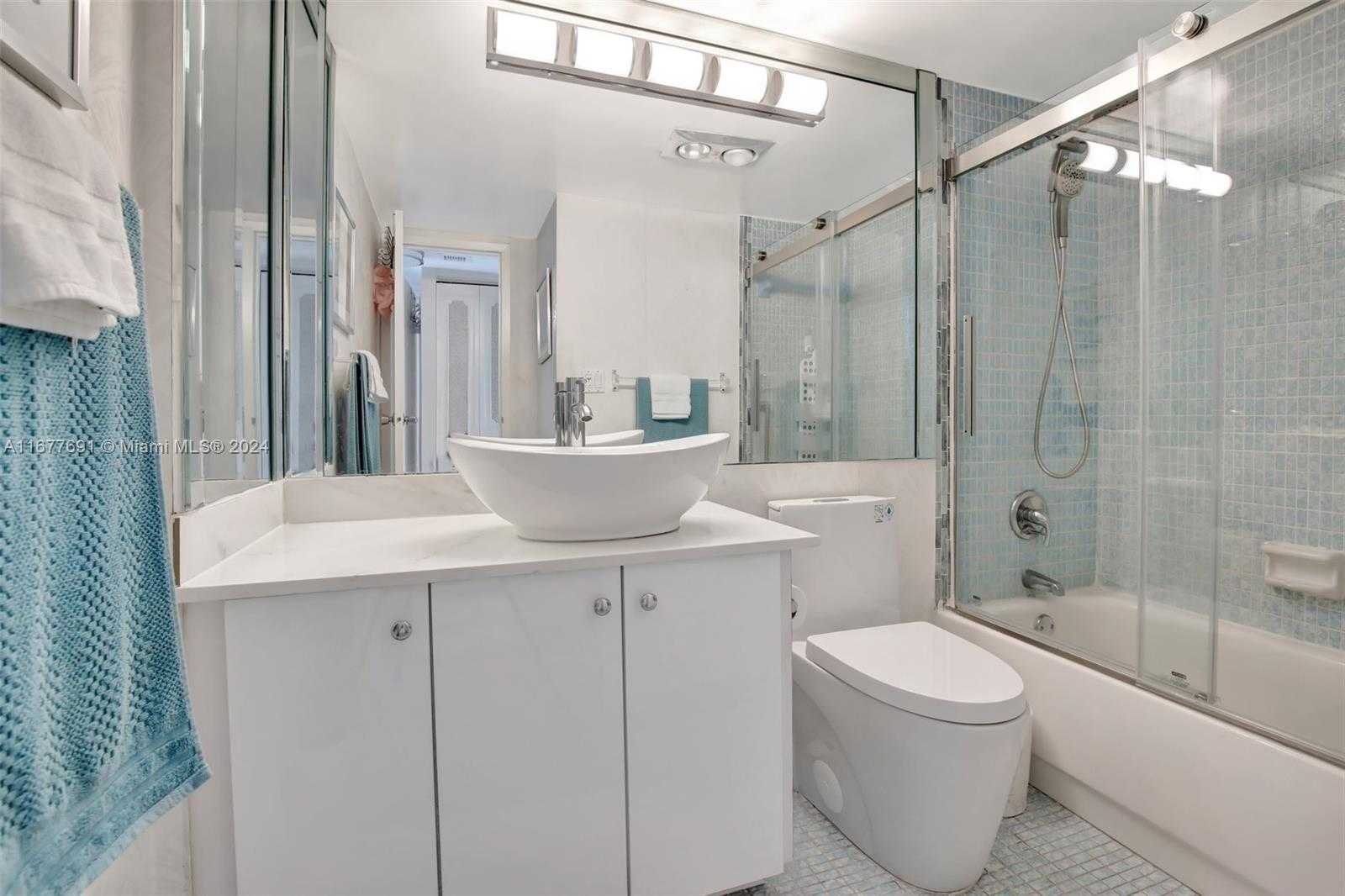 Small Image of 3675 NORTH COUNTRY CLUB DR #206, Aventura Number 6