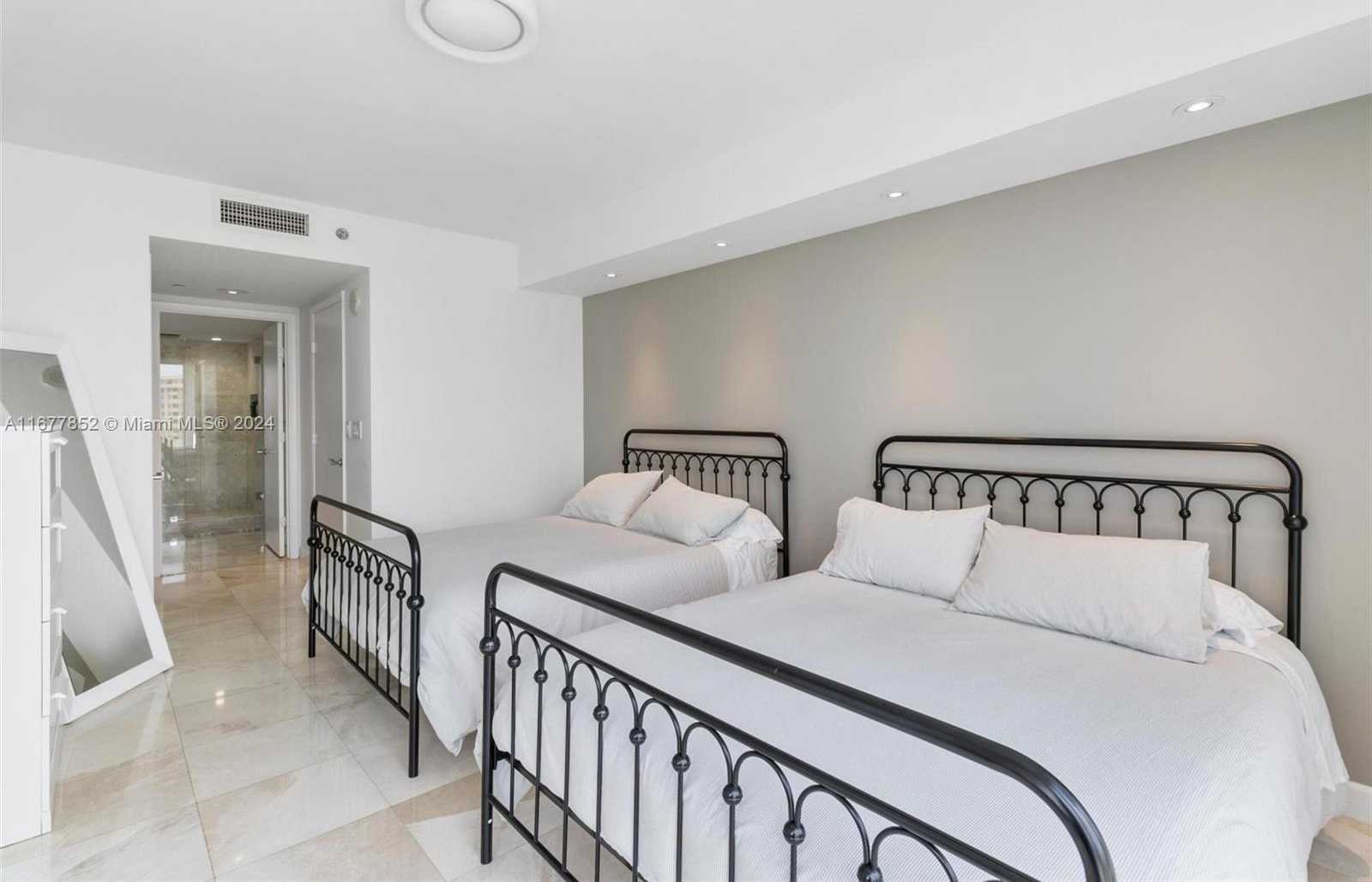 Small Image of 1800 SOUTH OCEAN DR #1208, Hallandale Beach Number 16