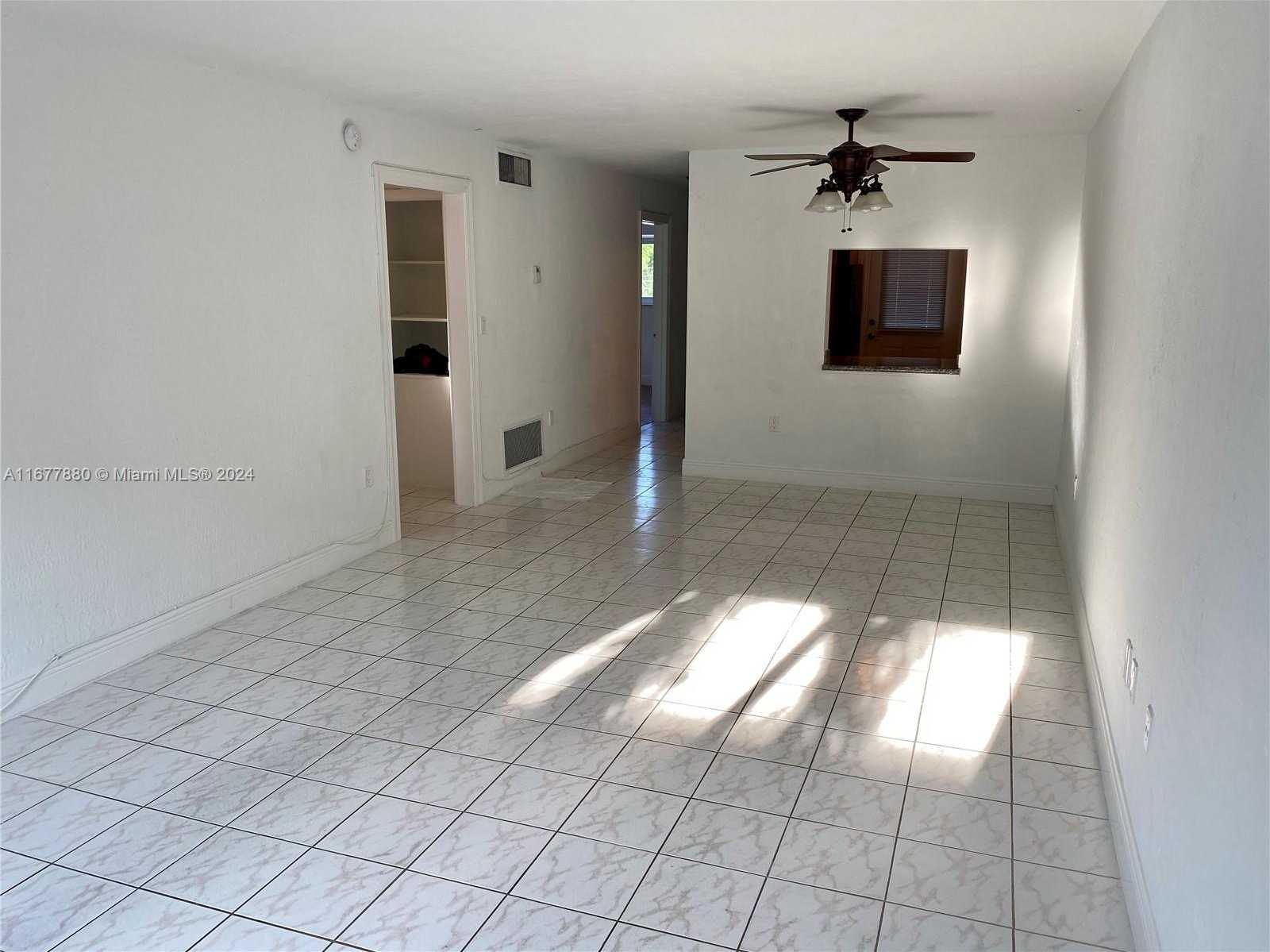 Small Image of 251 GALEN DR #204E, Key Biscayne Number 3