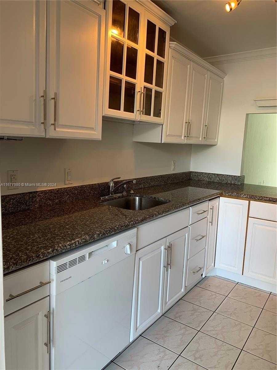 Small Image of 251 GALEN DR #204E, Key Biscayne Number 5