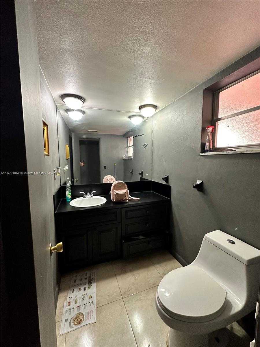 Small Image of 18707 NORTH EAST 14TH AVE #534, Miami Number 9