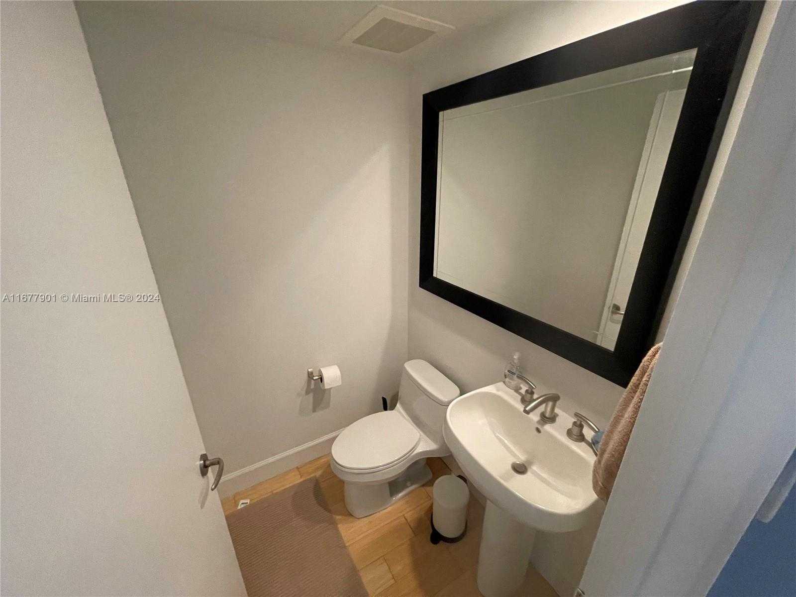 Small Image of 901 BRICKELL KEY BLVD #1701, Miami Number 14