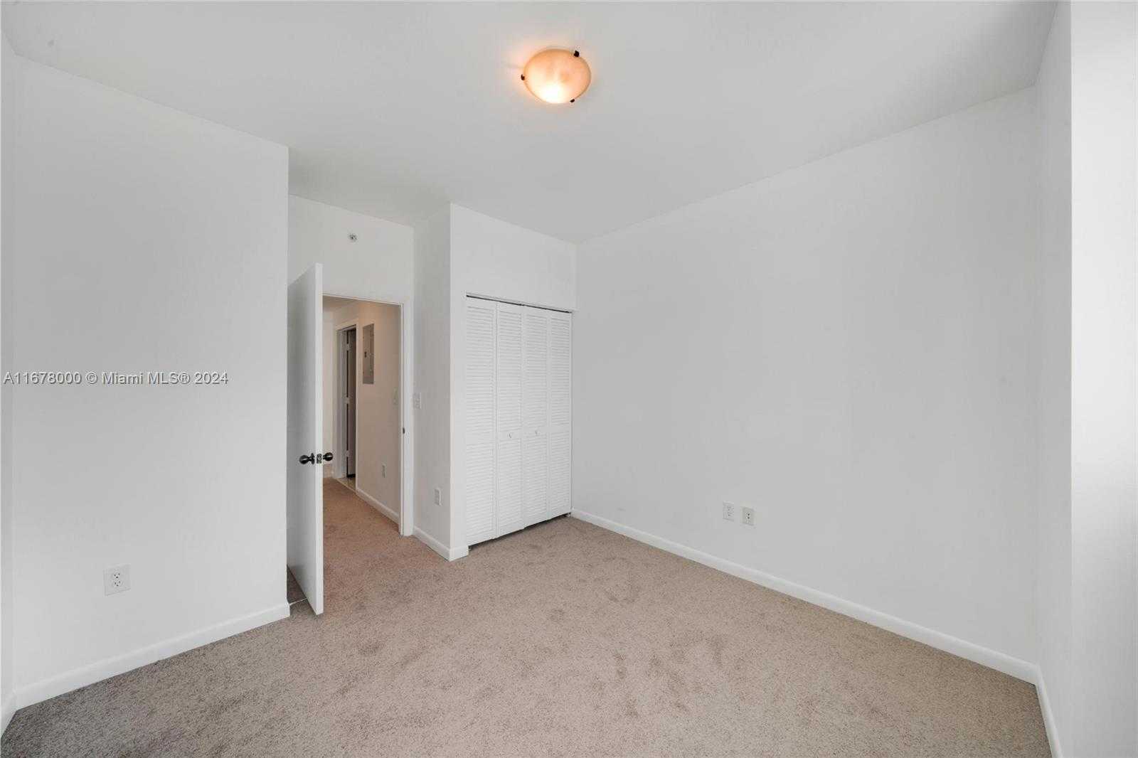 Small Image of 244 BISCAYNE BLVD #3808, Miami Number 23
