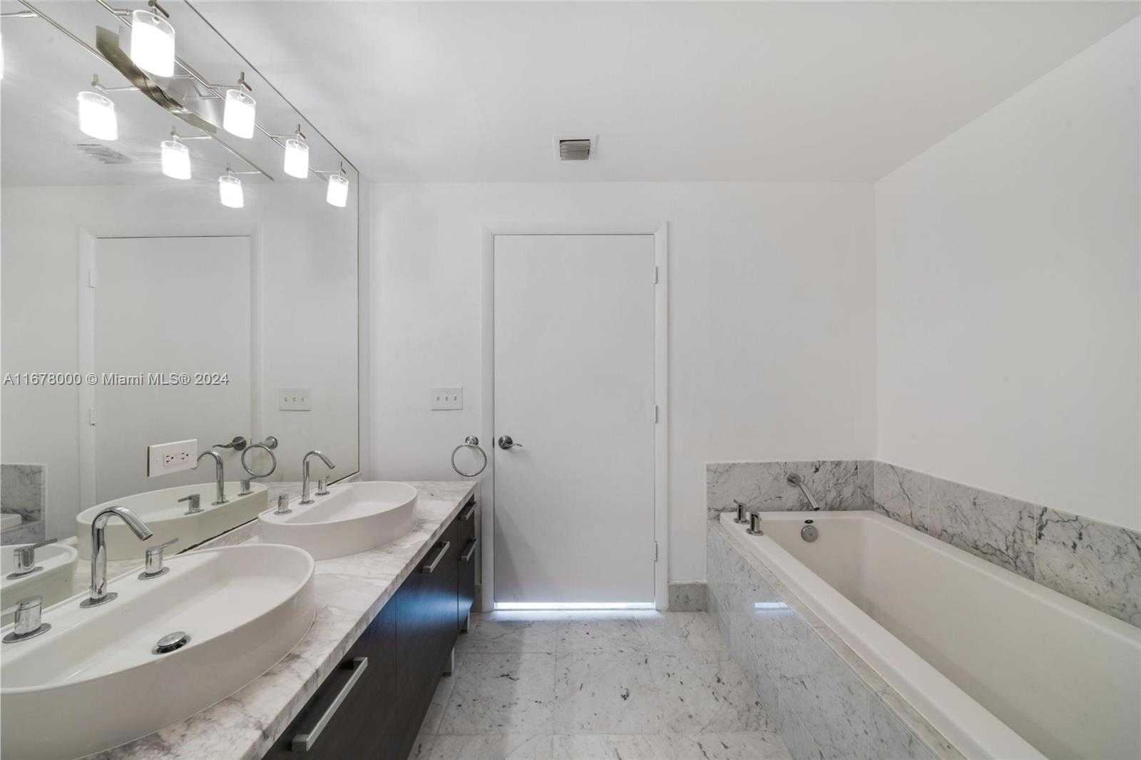Small Image of 244 BISCAYNE BLVD #3808, Miami Number 29