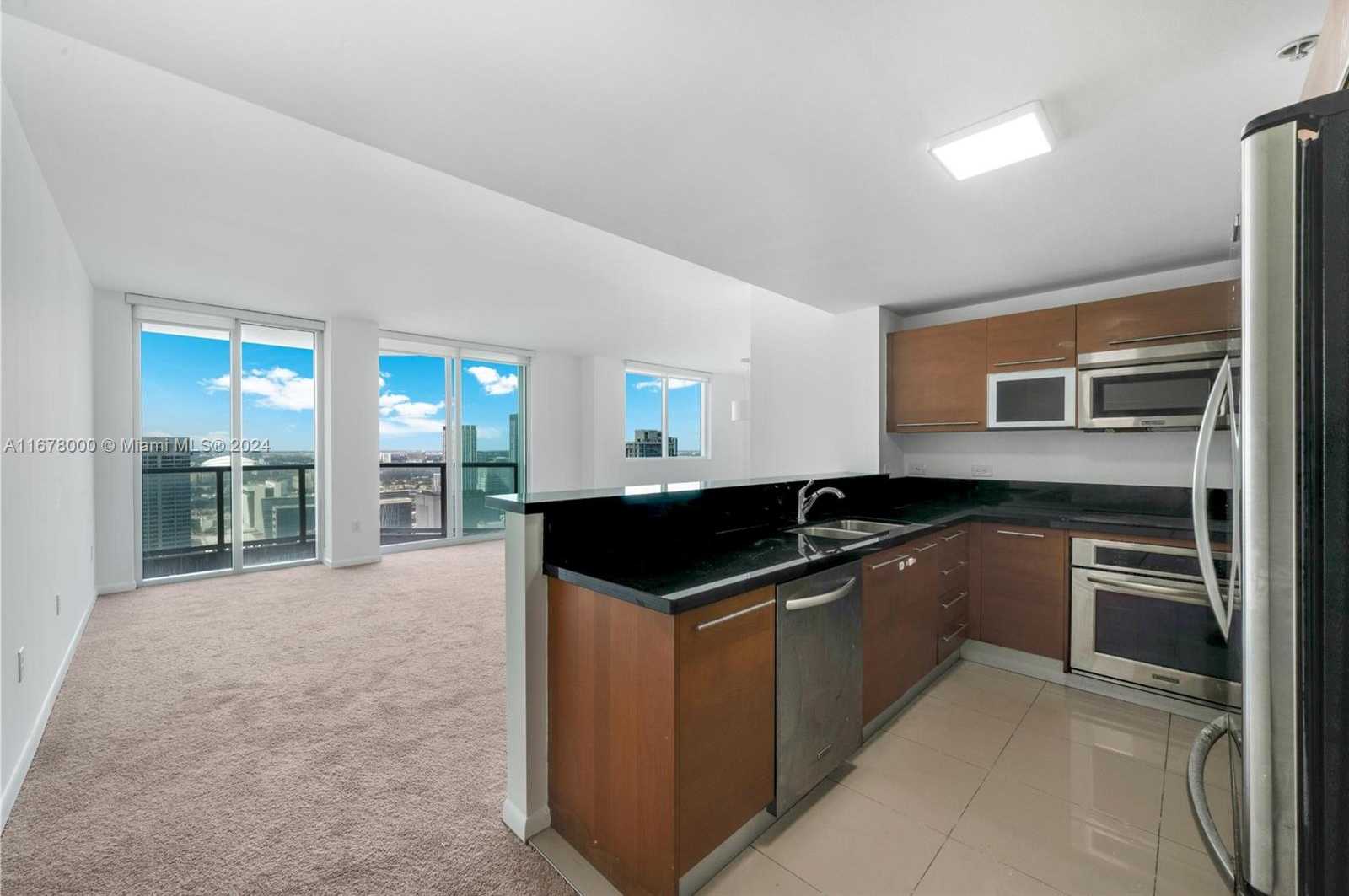 Small Image of 244 BISCAYNE BLVD #3808, Miami Number 5