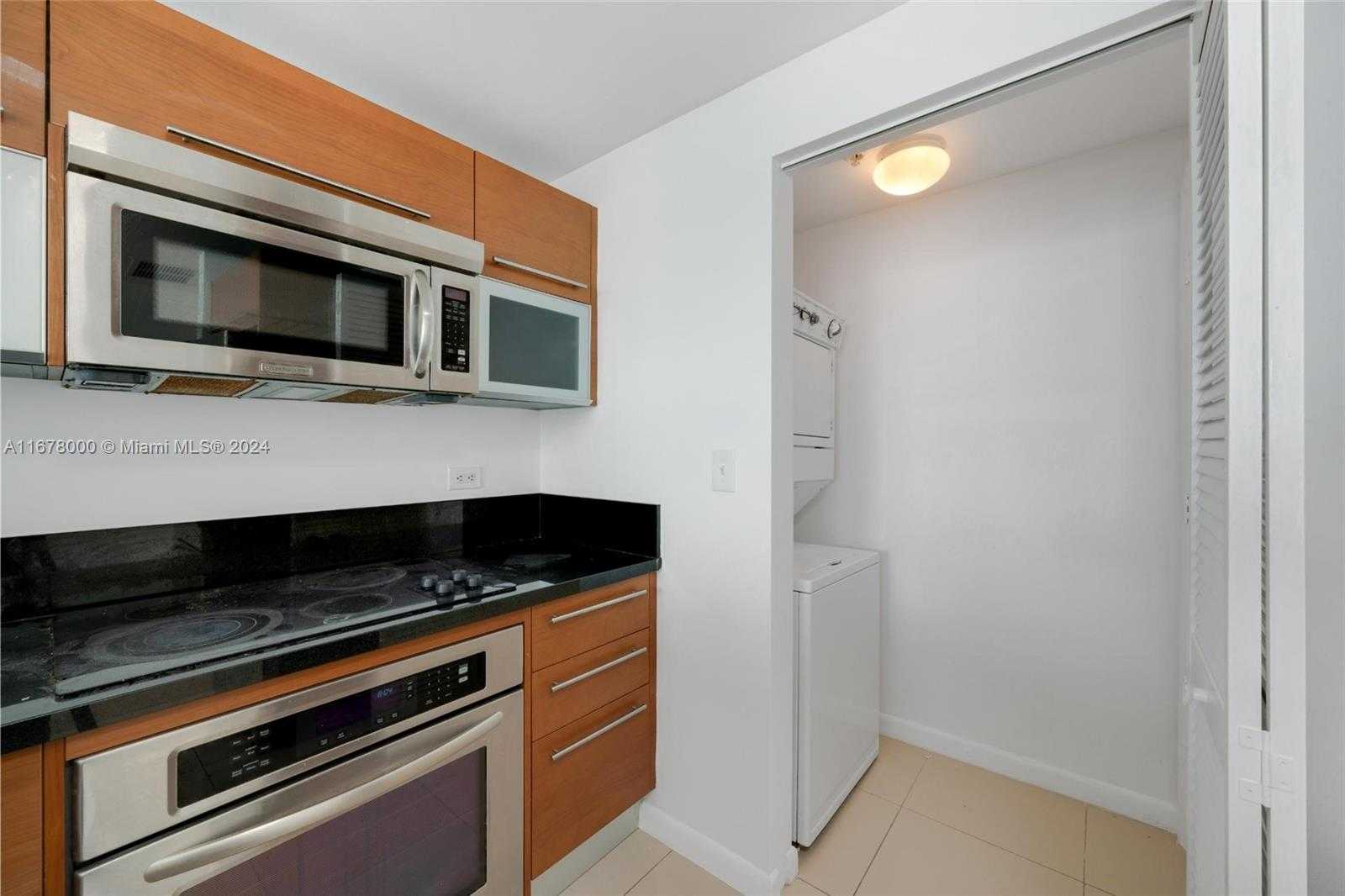Small Image of 244 BISCAYNE BLVD #3808, Miami Number 7