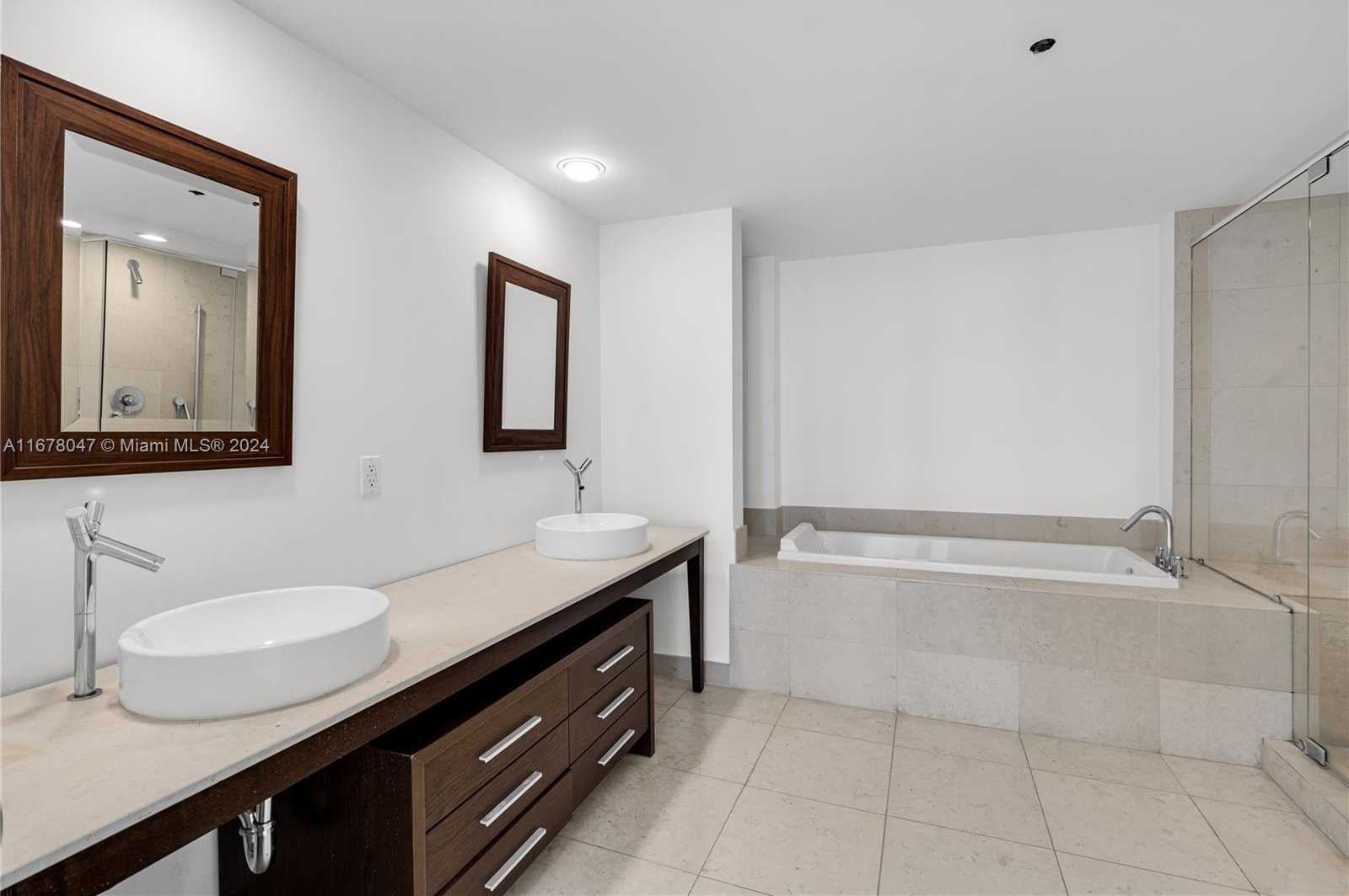 Small Image of 495 BRICKELL AVE #BAY607, Miami Number 20