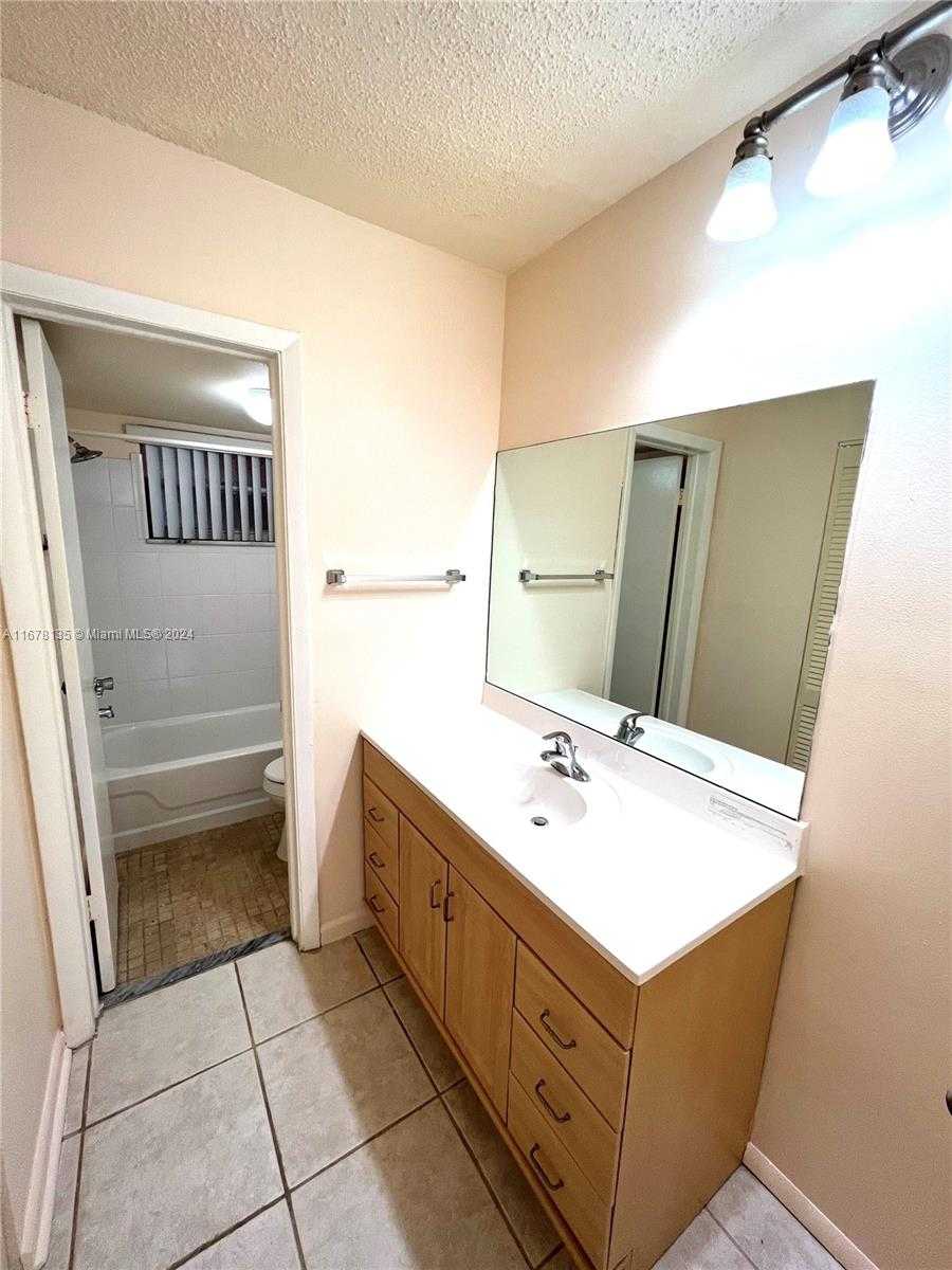 Small Image of 6570 ROYAL PALM BLVD #107J, Margate Number 9