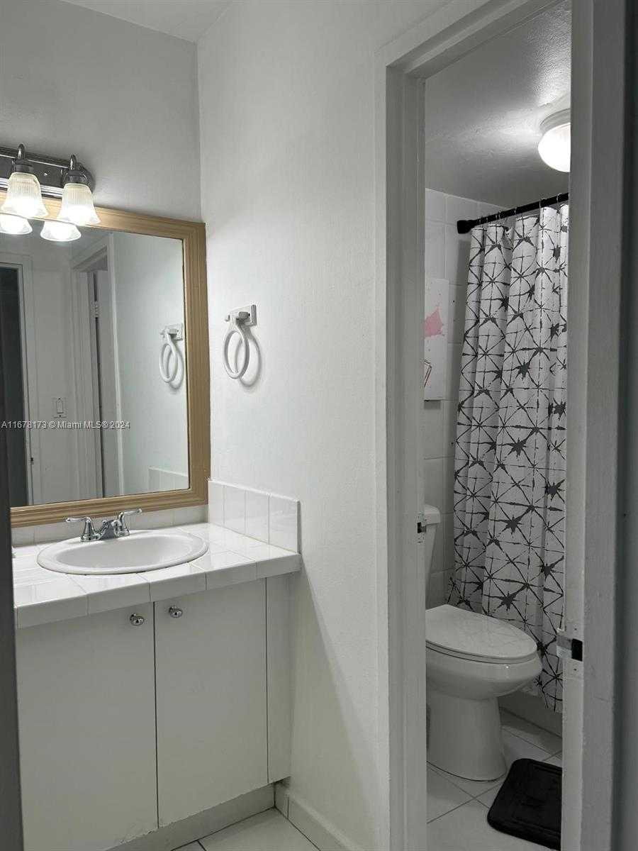 Small Image of 100 LINCOLN RD #437, Miami Beach Number 12