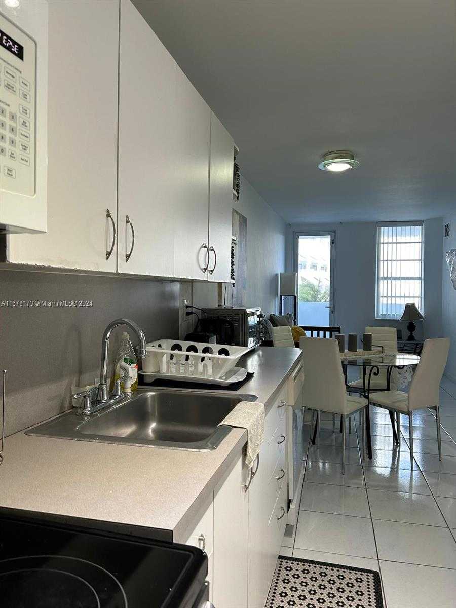 Small Image of 100 LINCOLN RD #437, Miami Beach Number 17