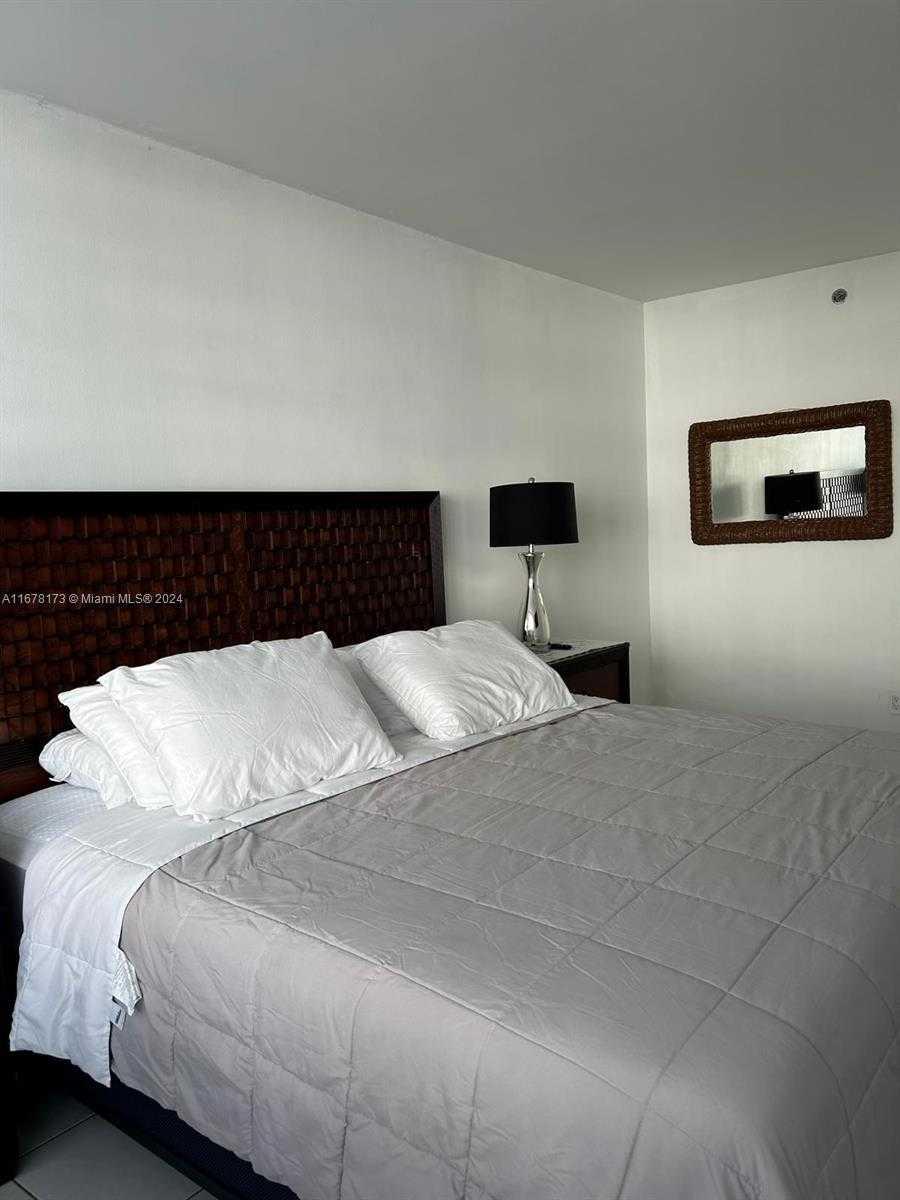 Small Image of 100 LINCOLN RD #437, Miami Beach Number 2
