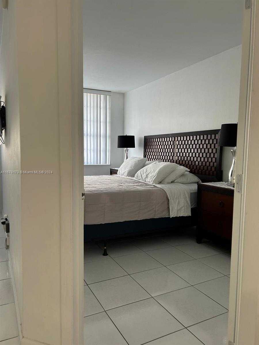 Small Image of 100 LINCOLN RD #437, Miami Beach Number 4