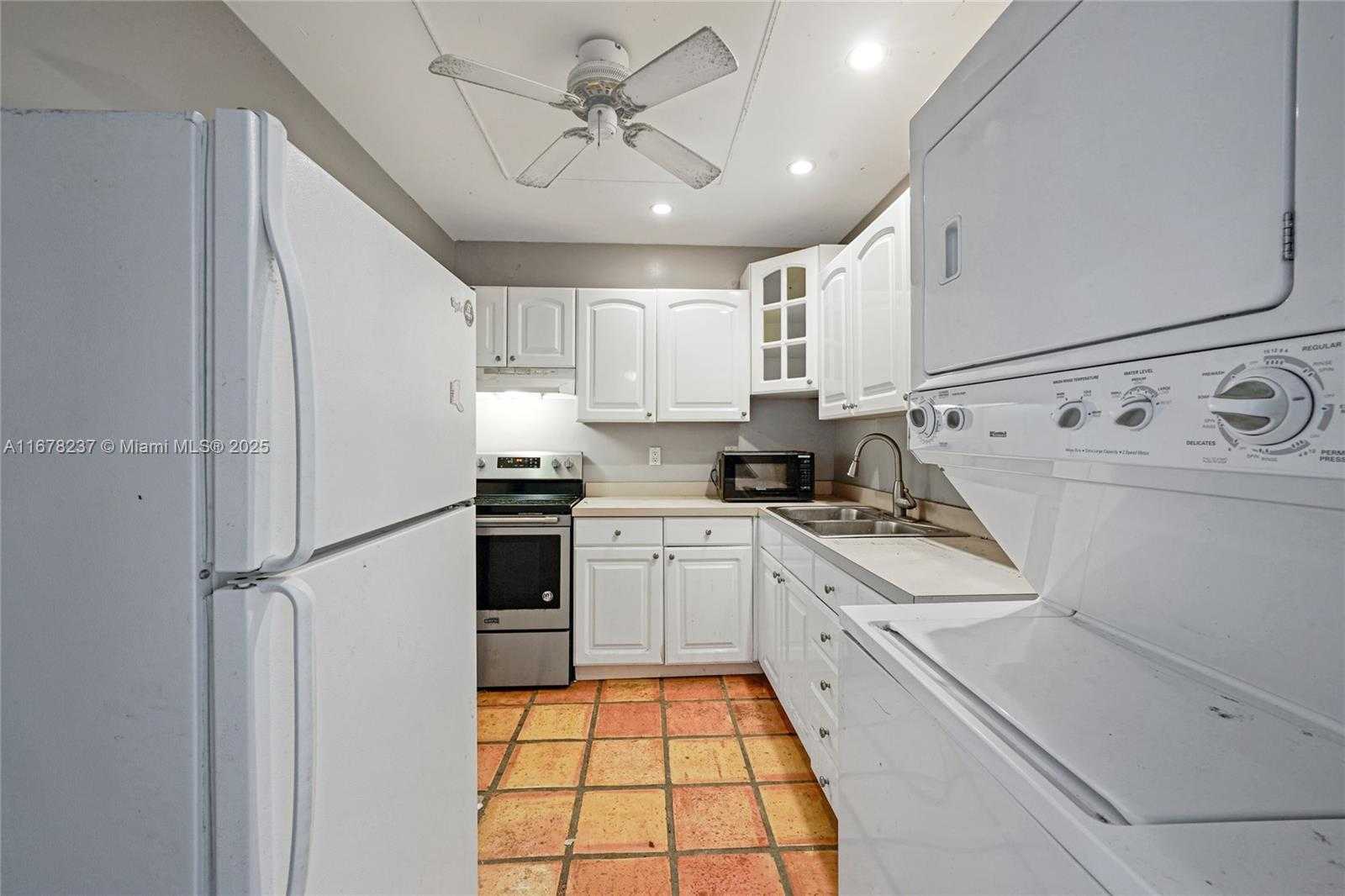 Small Image of 6600 NORTH EAST 22ND WAY #2303, Fort Lauderdale Number 8